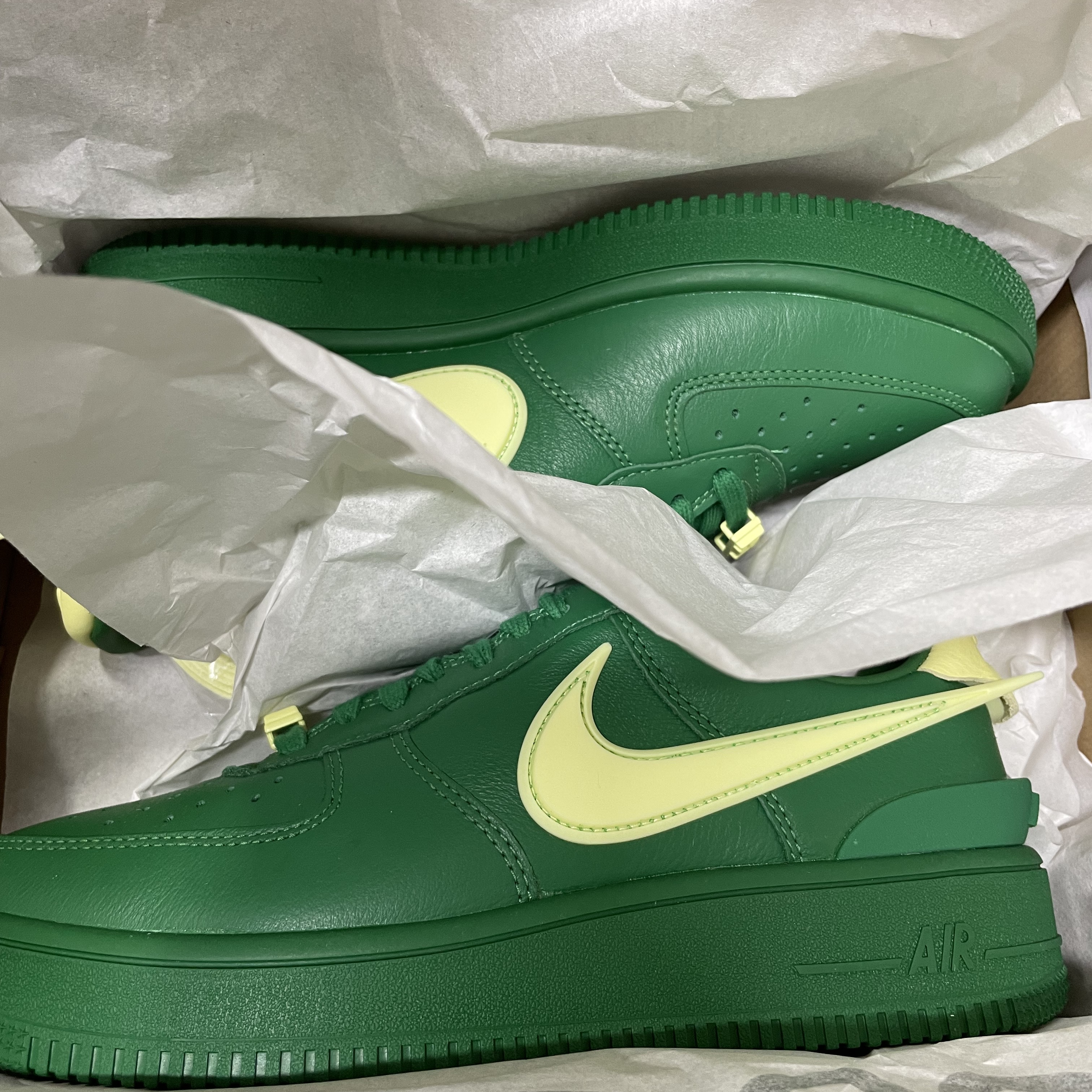 Nike x Ambush Air Force 1 Low SP Pine Green and Citron 착용 스타일