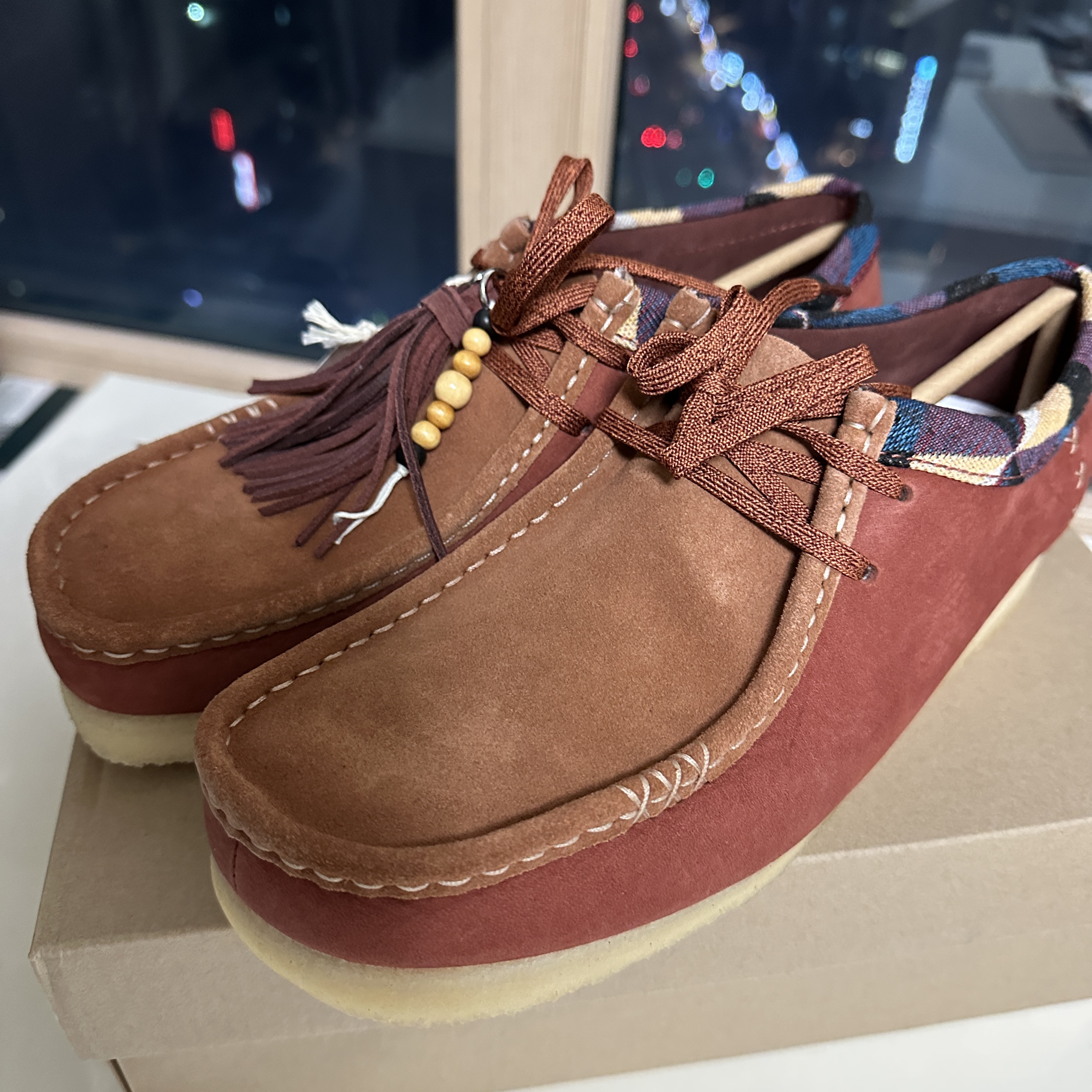Clarks x END. Wallabee Artisan Craft Burnt 착용 스타일 - 3
