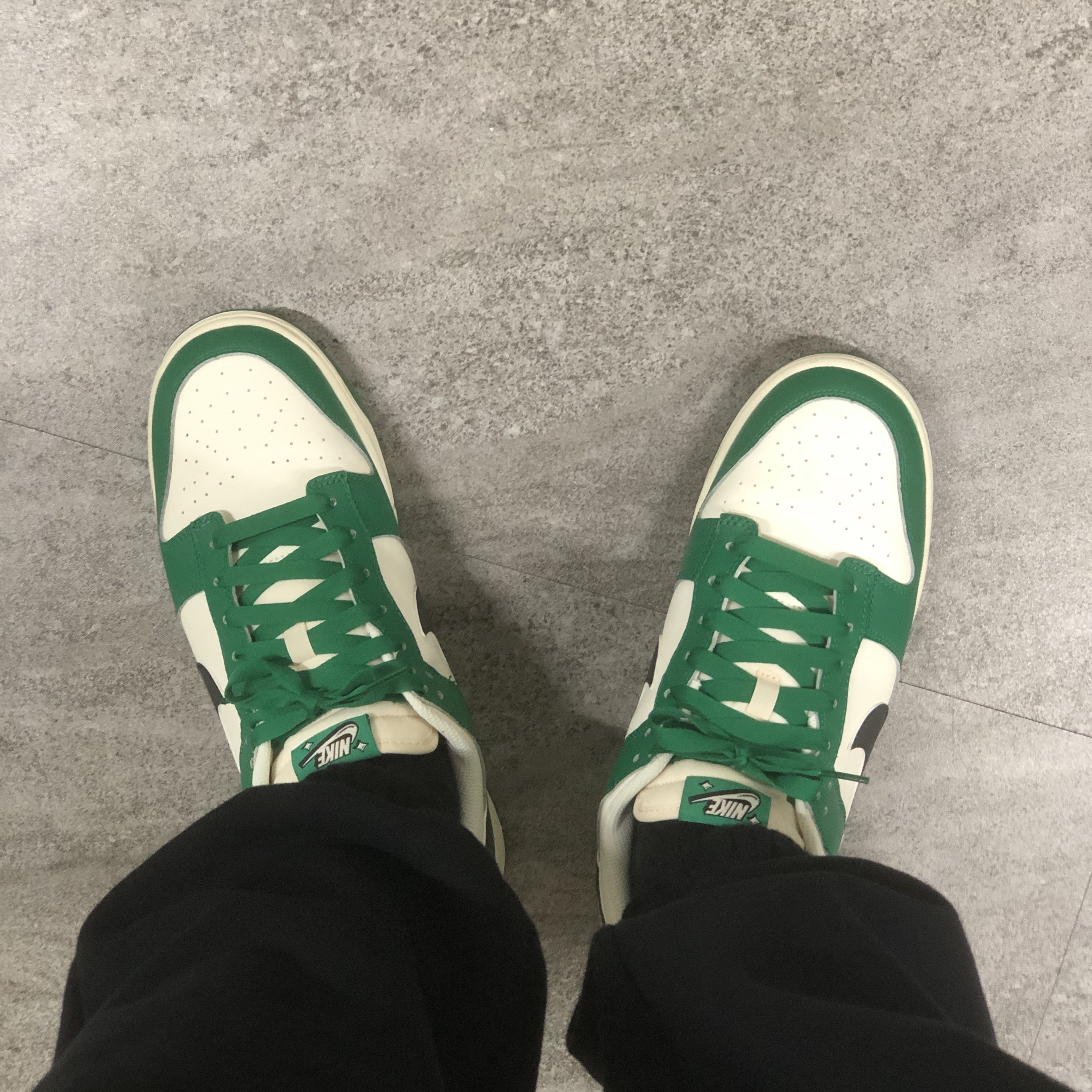 Nike Dunk Low Retro SE Jackpot Malachite 착용 스타일
