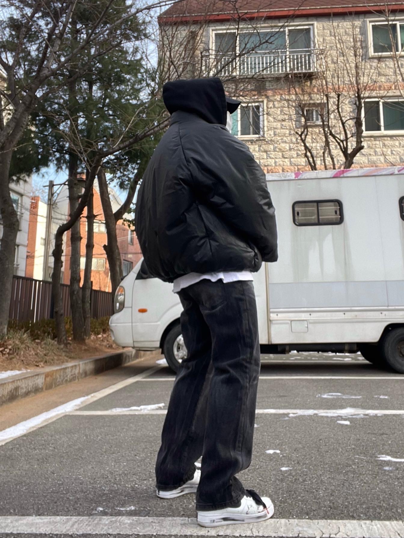 Yeezy Gap Round Jacket Black, Nike x Peaceminusone Air Force 1 Low Para-Noise 2.0 착용 스타일 - 5