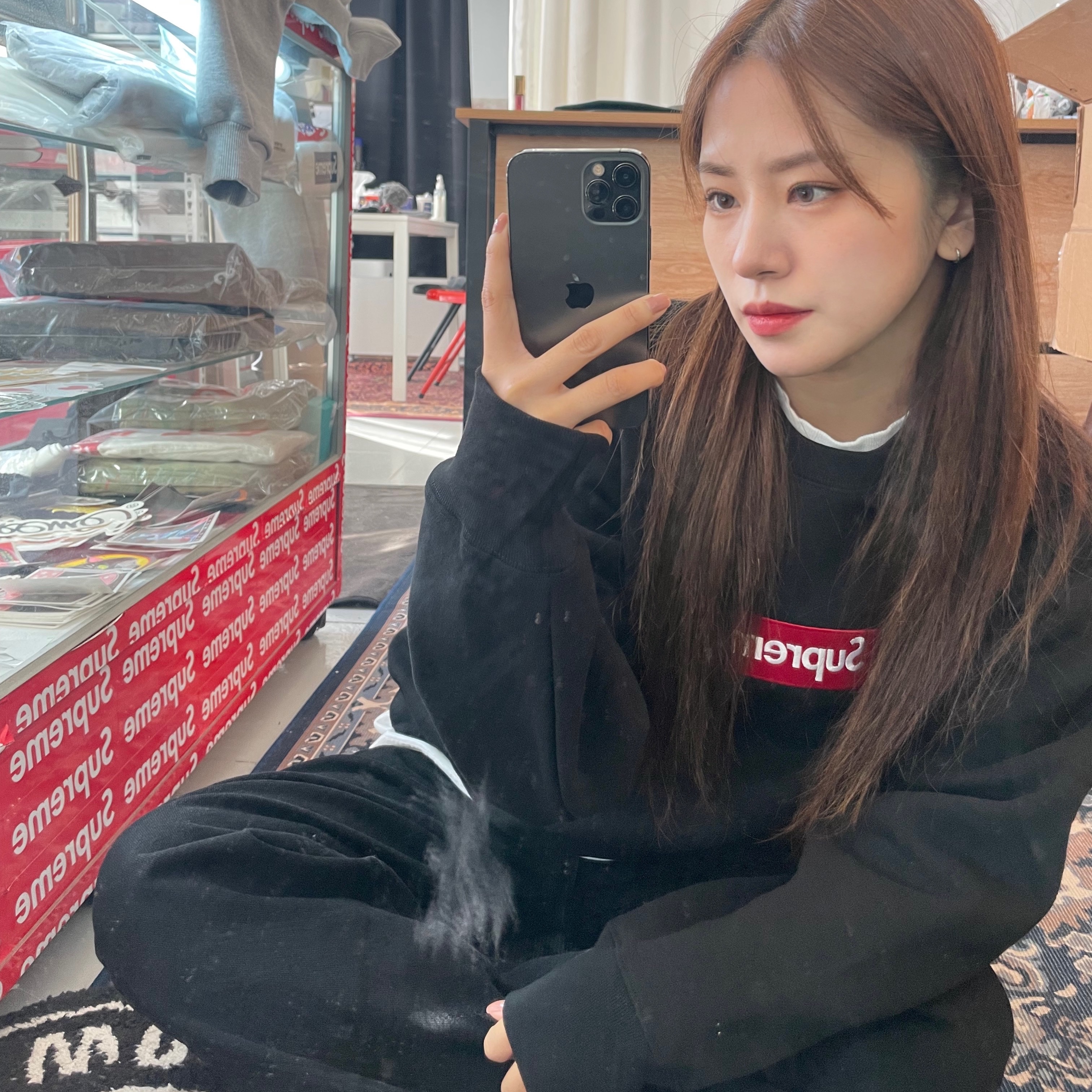 Supreme Box Logo Crewneck Black - 22FW 착용 스타일