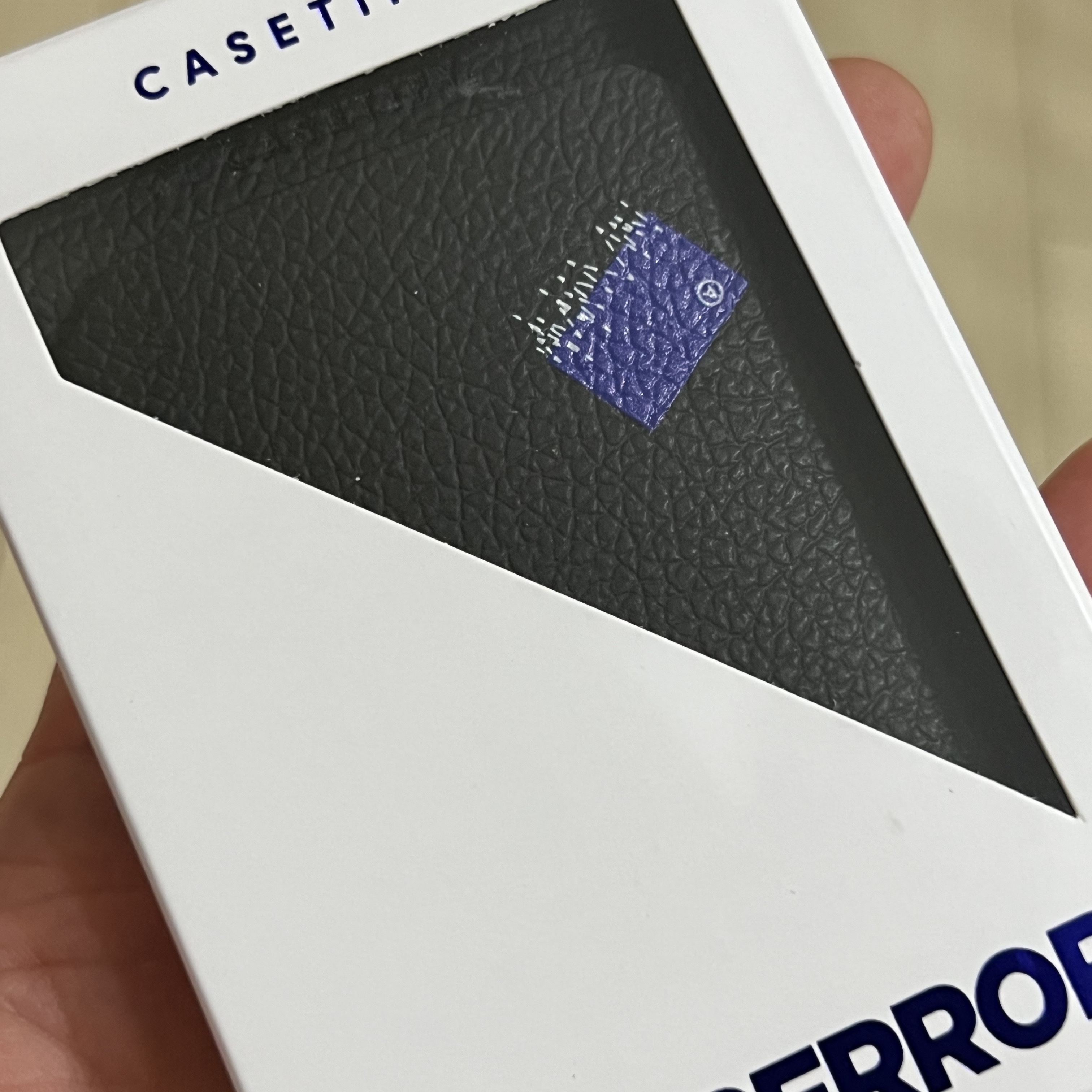 Casetify x Ader Error Magsafe Wallet Noir 착용 스타일