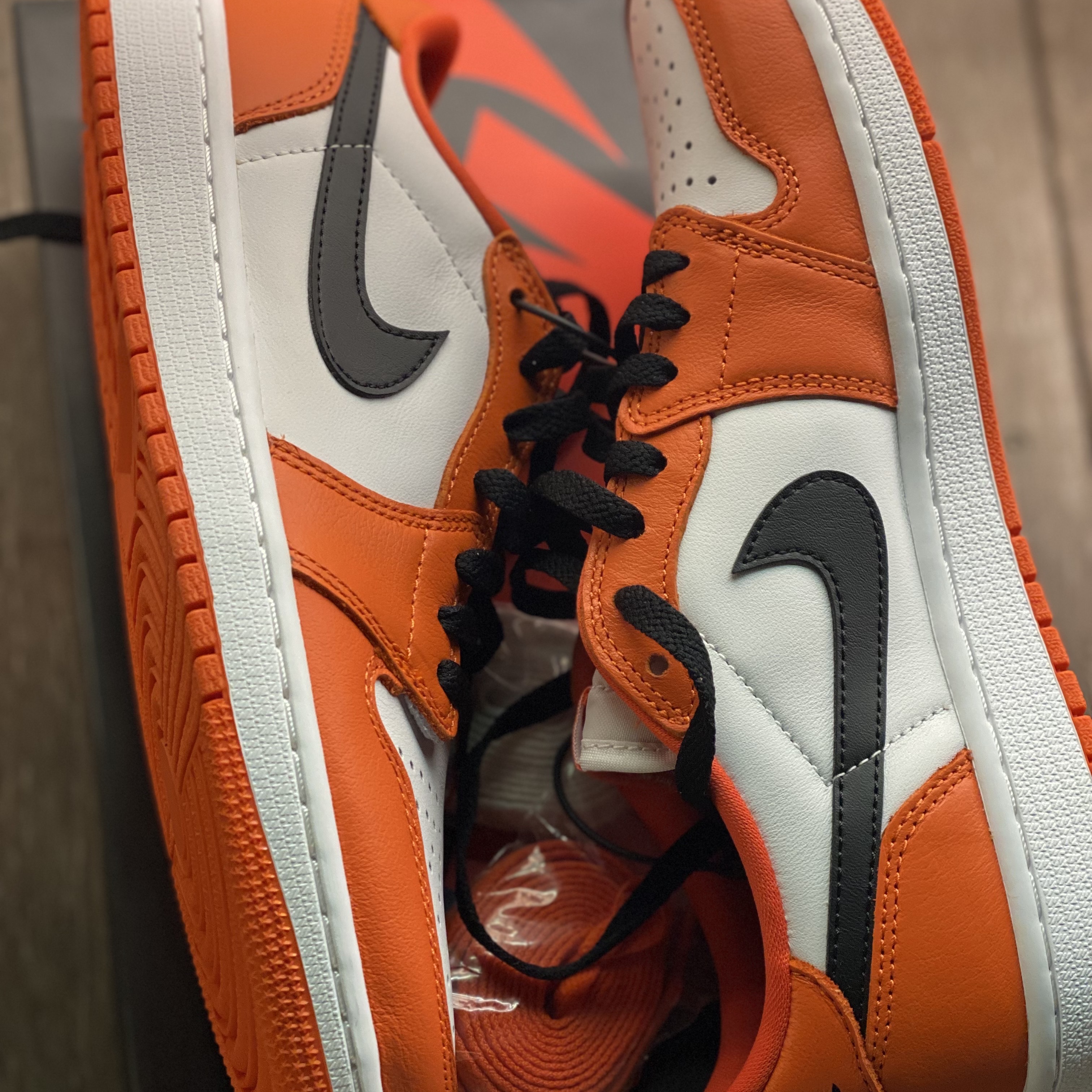 Jordan 1 Low OG Starfish 착용 스타일 - 4