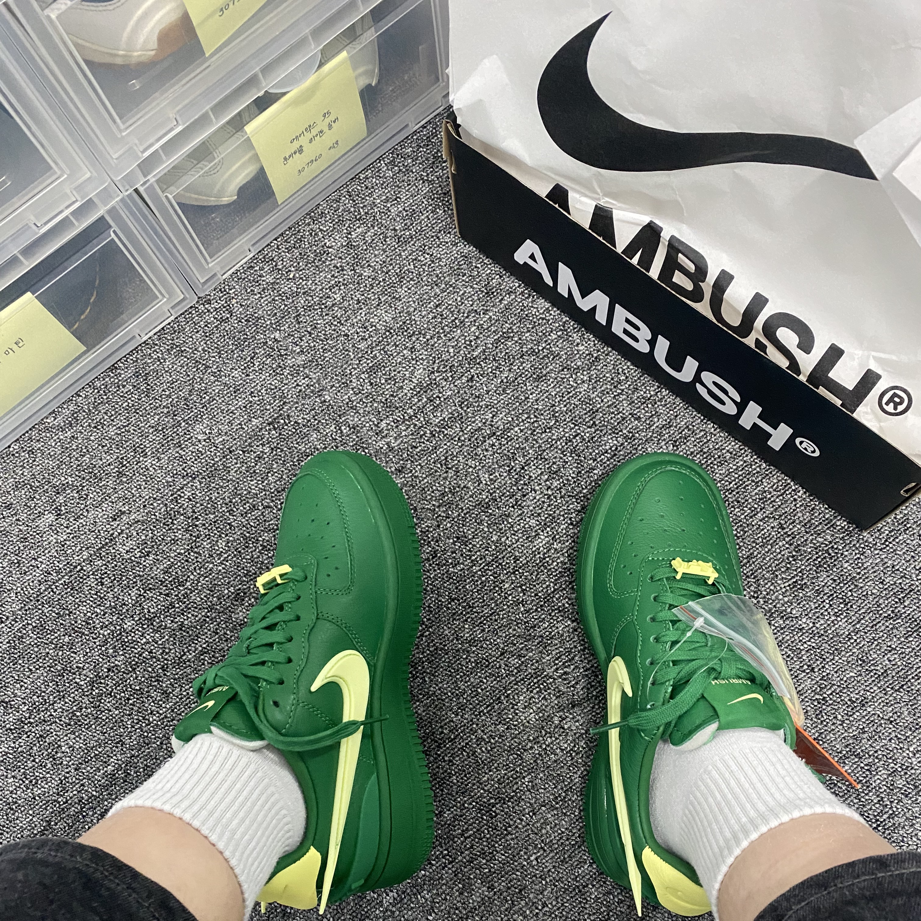 Nike x Ambush Air Force 1 Low SP Pine Green and Citron 착용 스타일 - 4