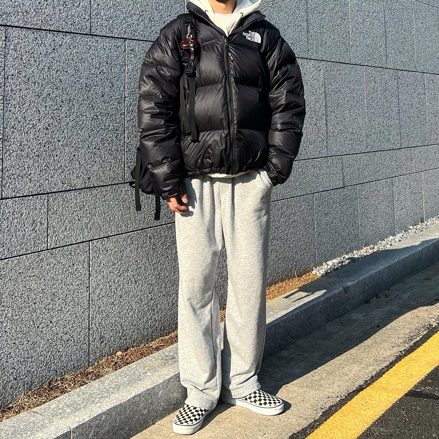 The North Face 1996 Eco Nuptse Jacket Black, Vans Slip-On Checkerboard 착용 스타일 - 2