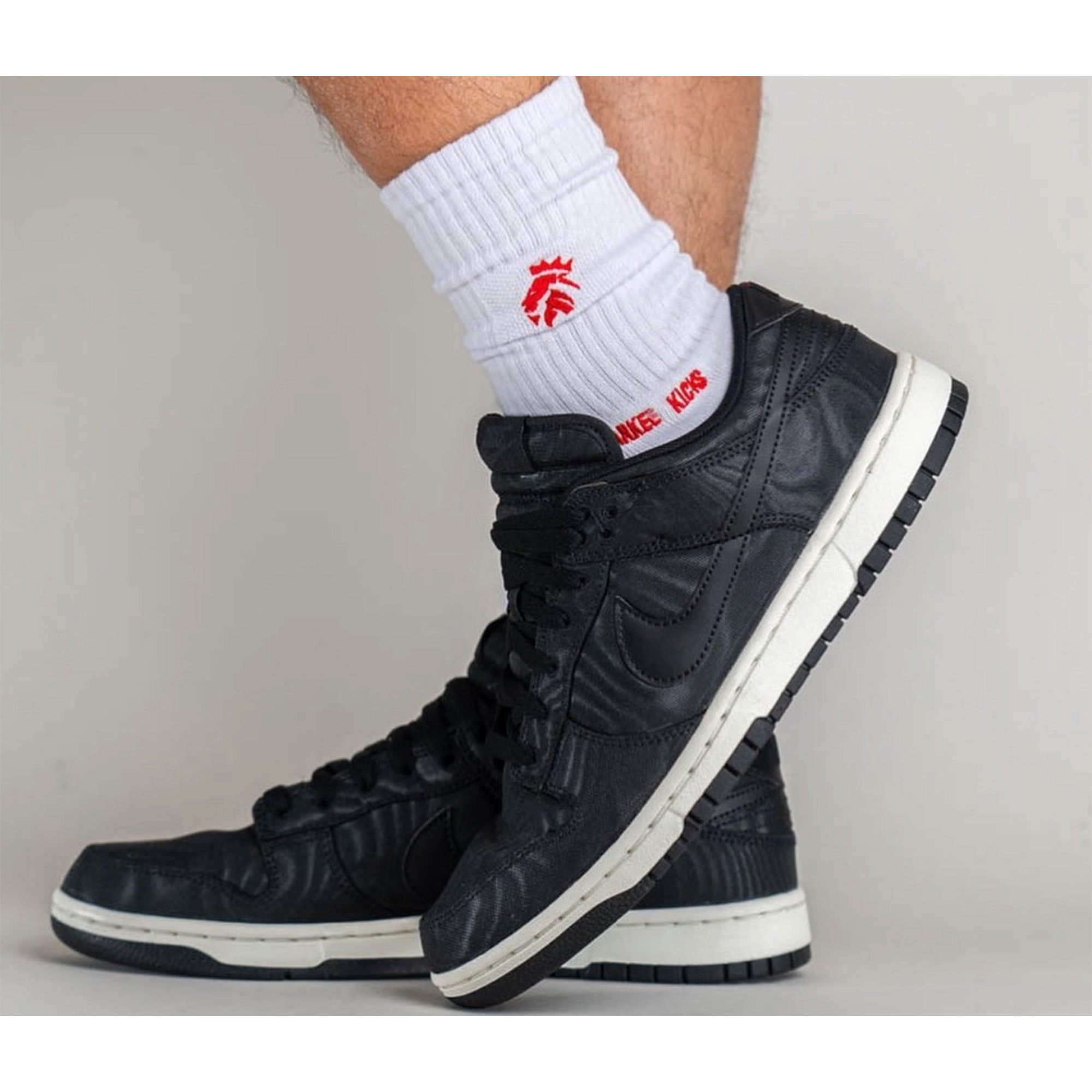 Nike Dunk Low Retro Black, Nike SB Dunk Low Pro Black Cool Grey 착용 스타일 - 3
