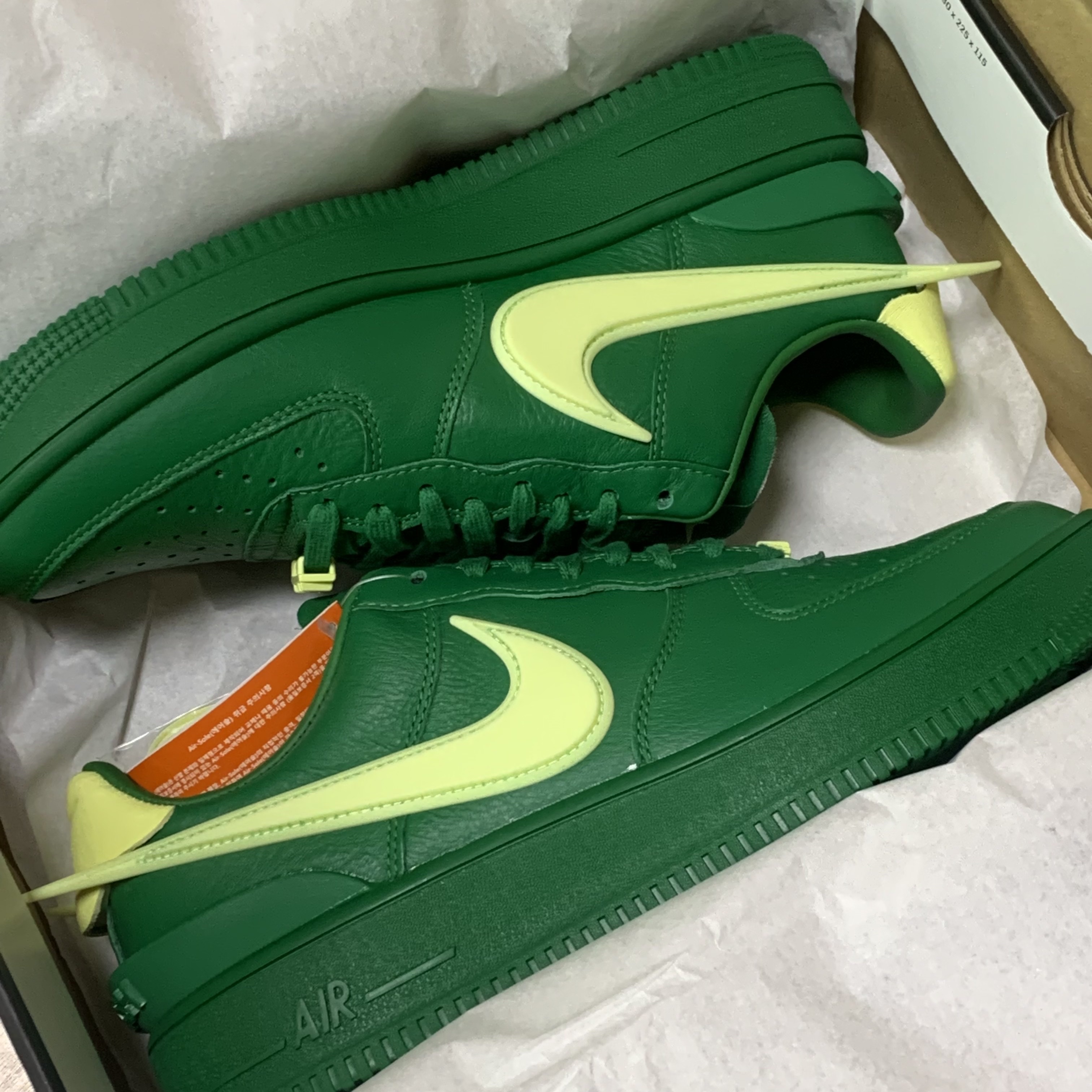 Nike x Ambush Air Force 1 Low SP Pine Green and Citron 착용 스타일