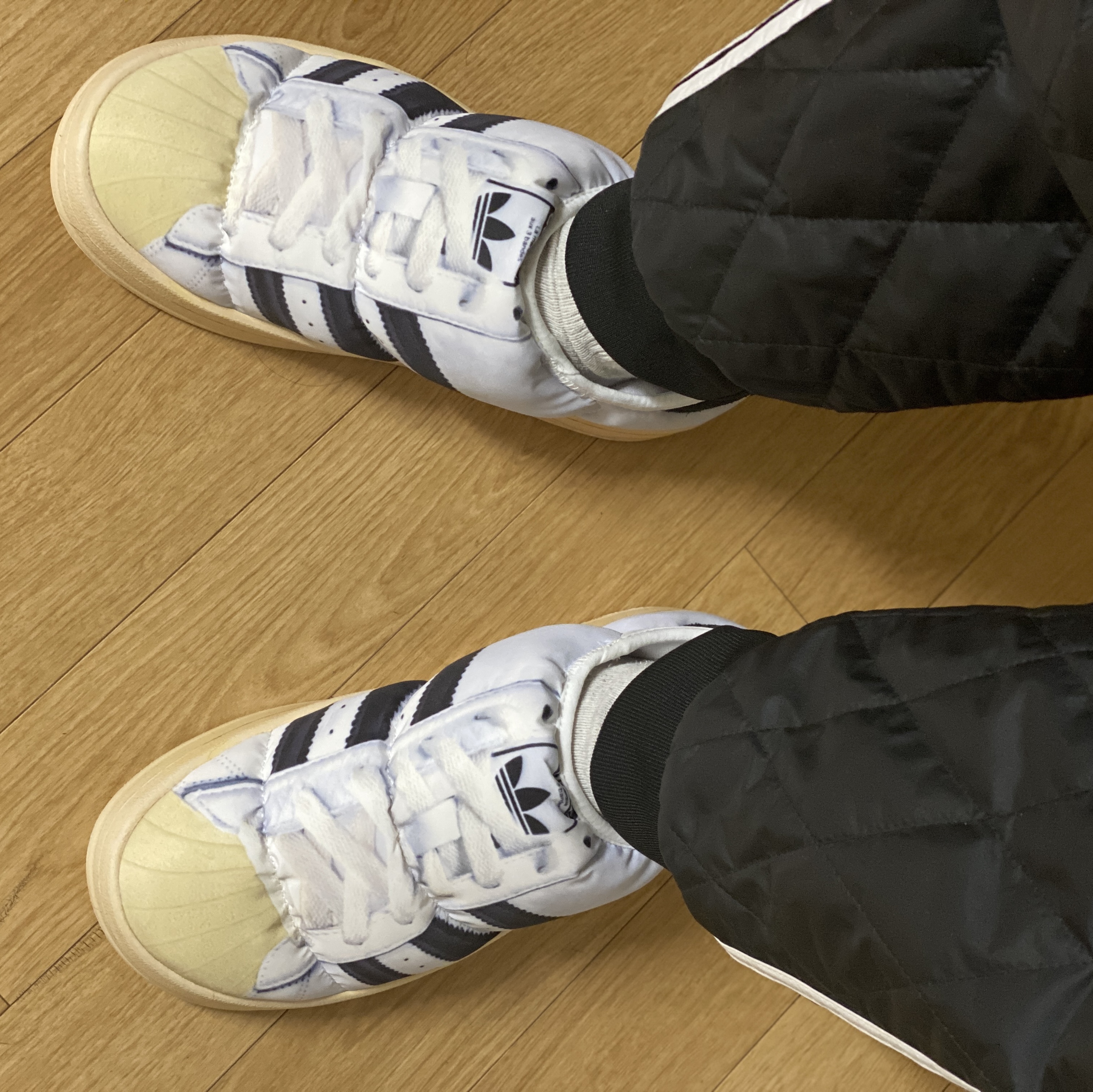 Adidas Puffylette Superstar Cloud White 착용 스타일 - 3