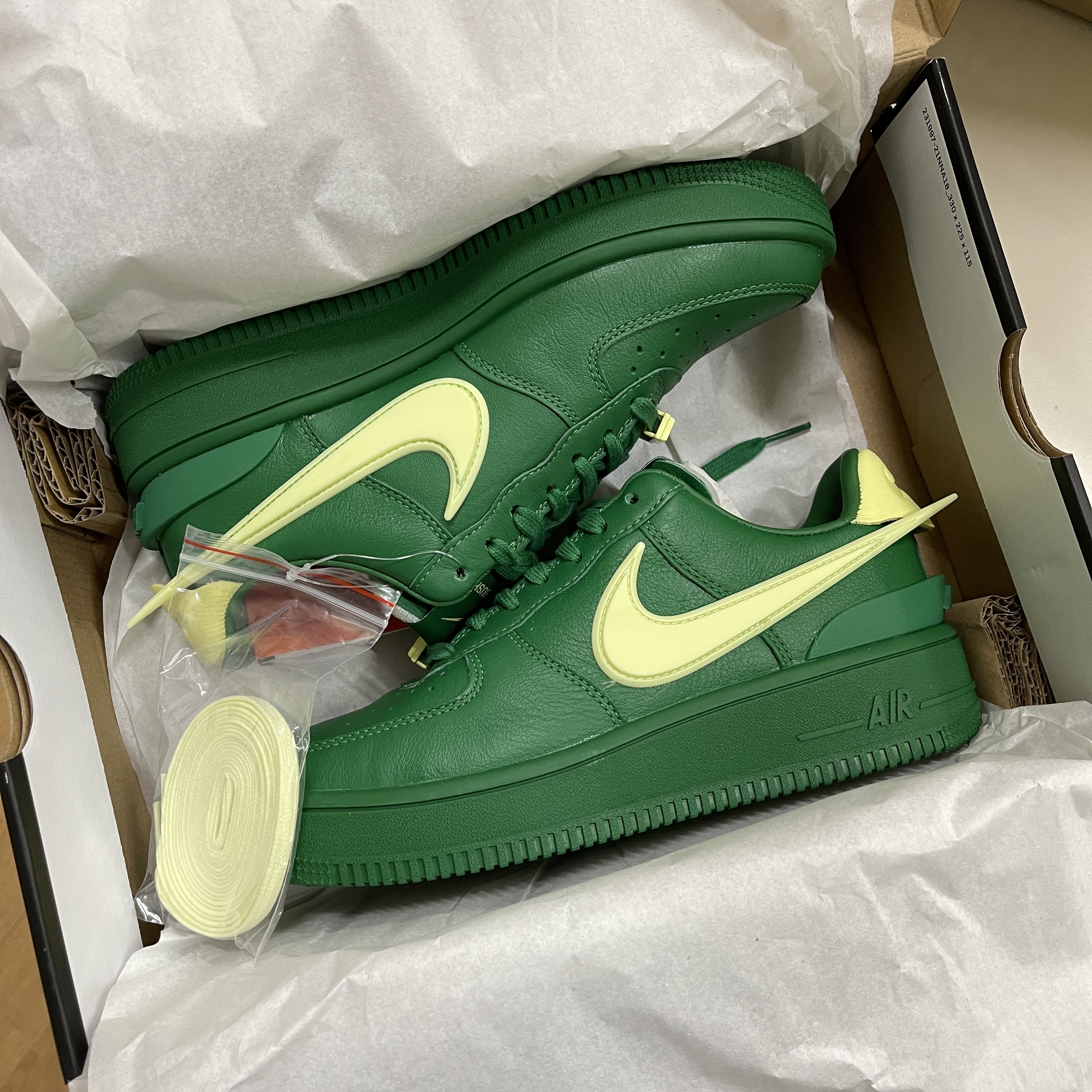 Nike x Ambush Air Force 1 Low SP Pine Green and Citron 착용 스타일 - 2