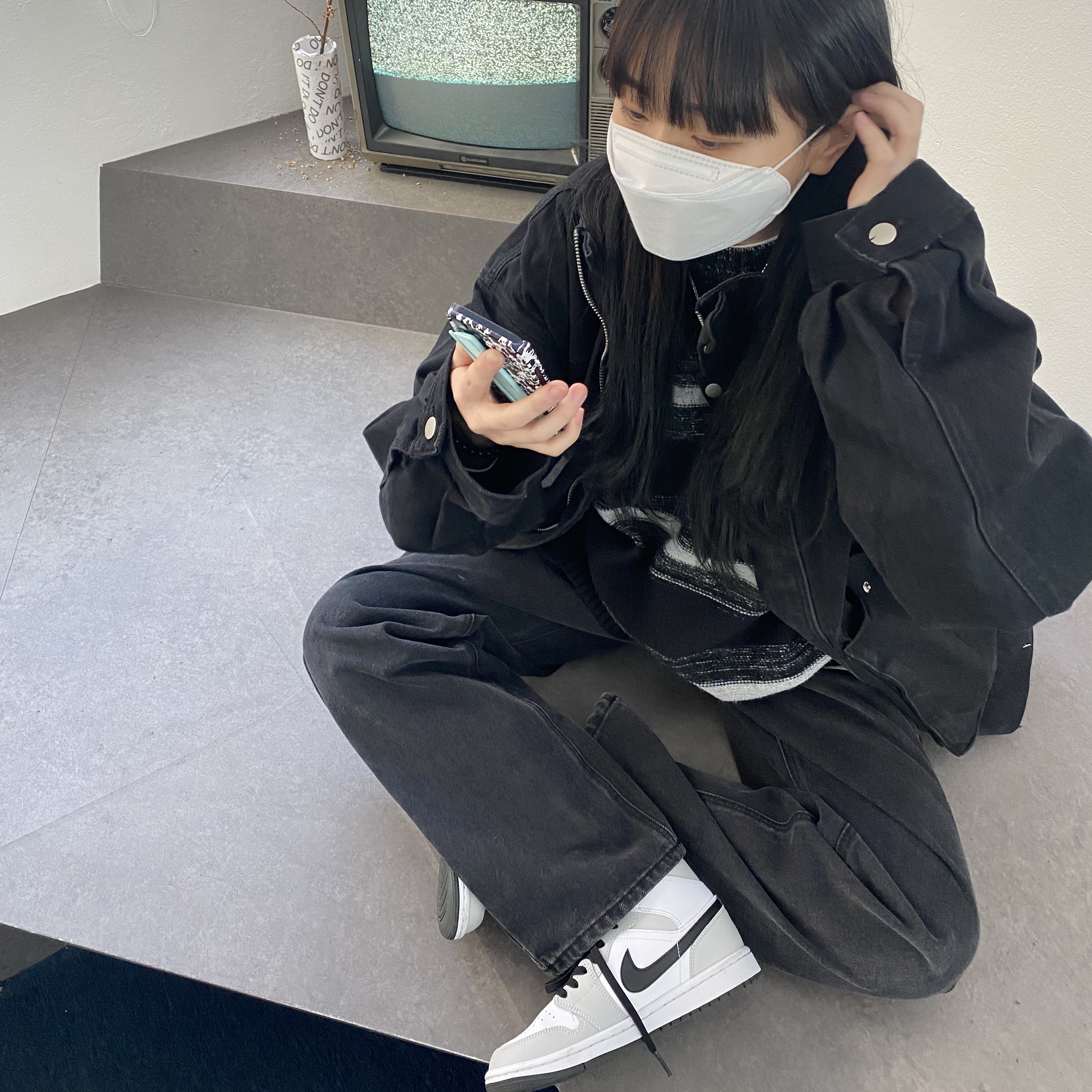 (W) Jordan 1 Mid Grey Fog 착용 스타일 - 2