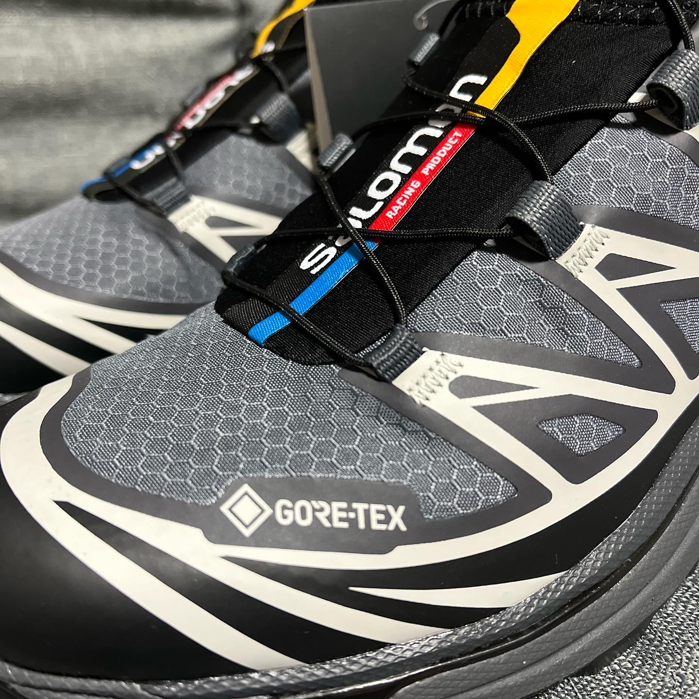 Salomon XT-6 Gore-Tex Black Ebony 착용 스타일 - 3