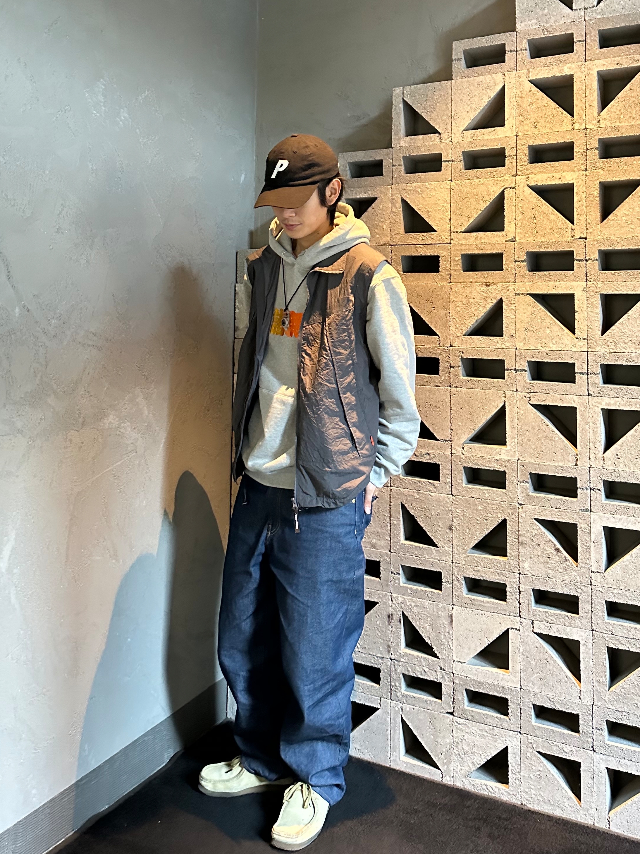 Supreme Baggy Jean Rigid Indigo - 22SS, Supreme x The North Face Compass Necklace Clear - 18FW 착용 스타일