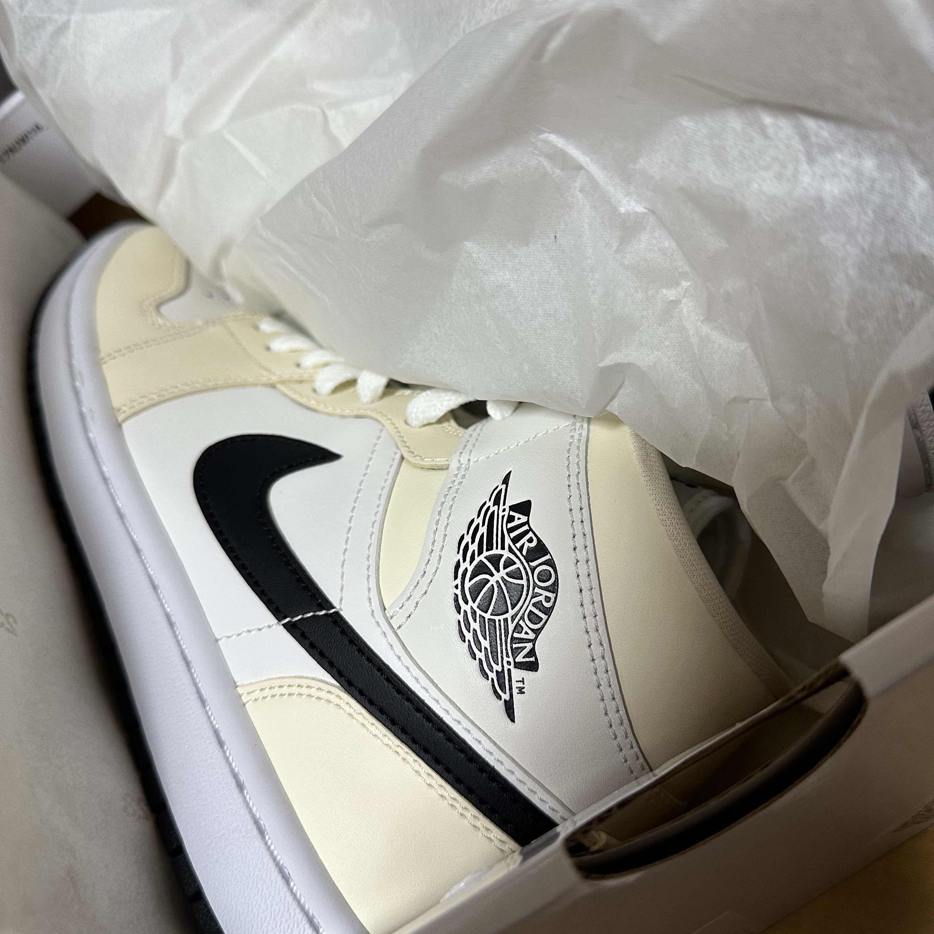 (W) Jordan 1 Mid Coconut Milk 착용 스타일