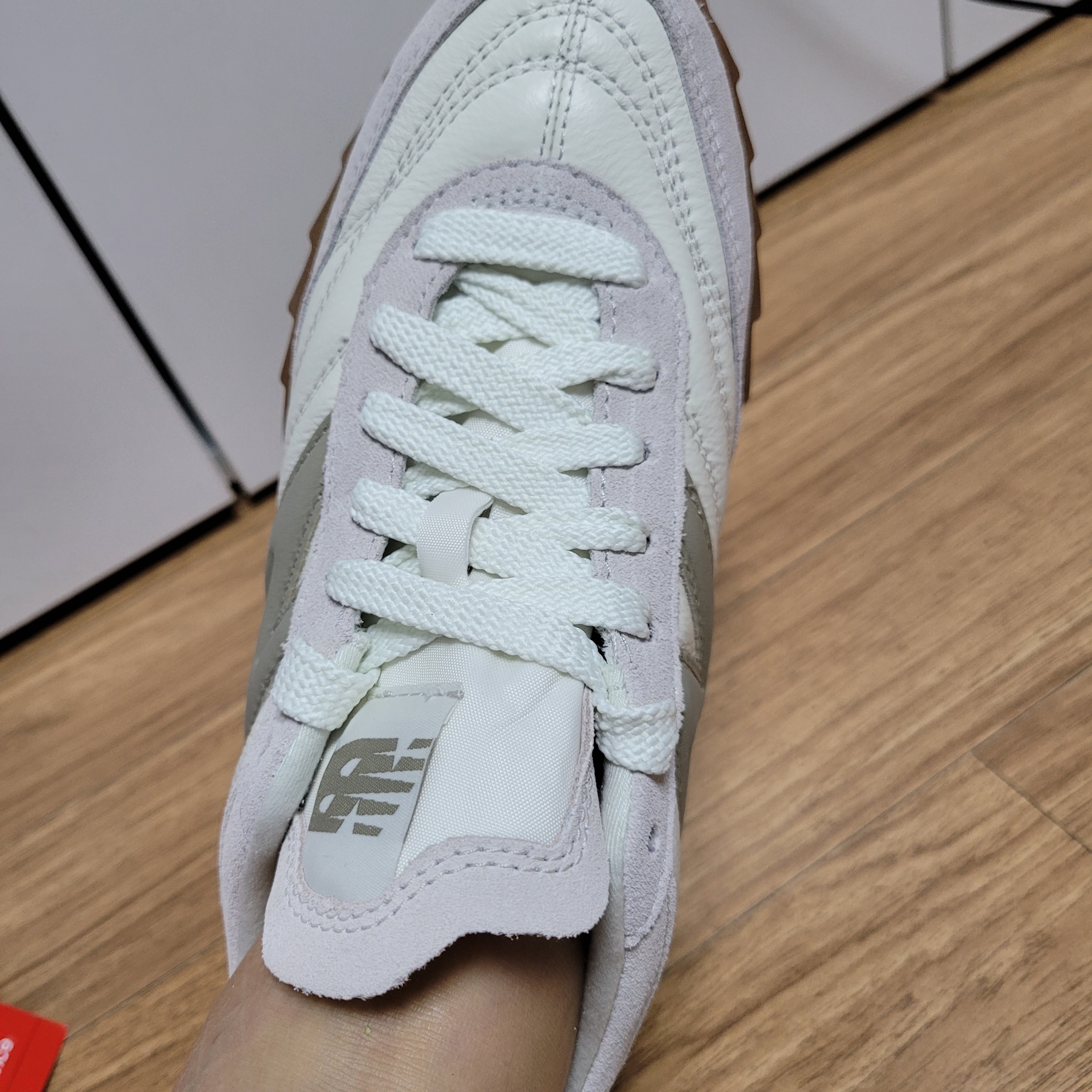 New Balance RC30 Sea Salt Aluminum 착용 스타일 - 3