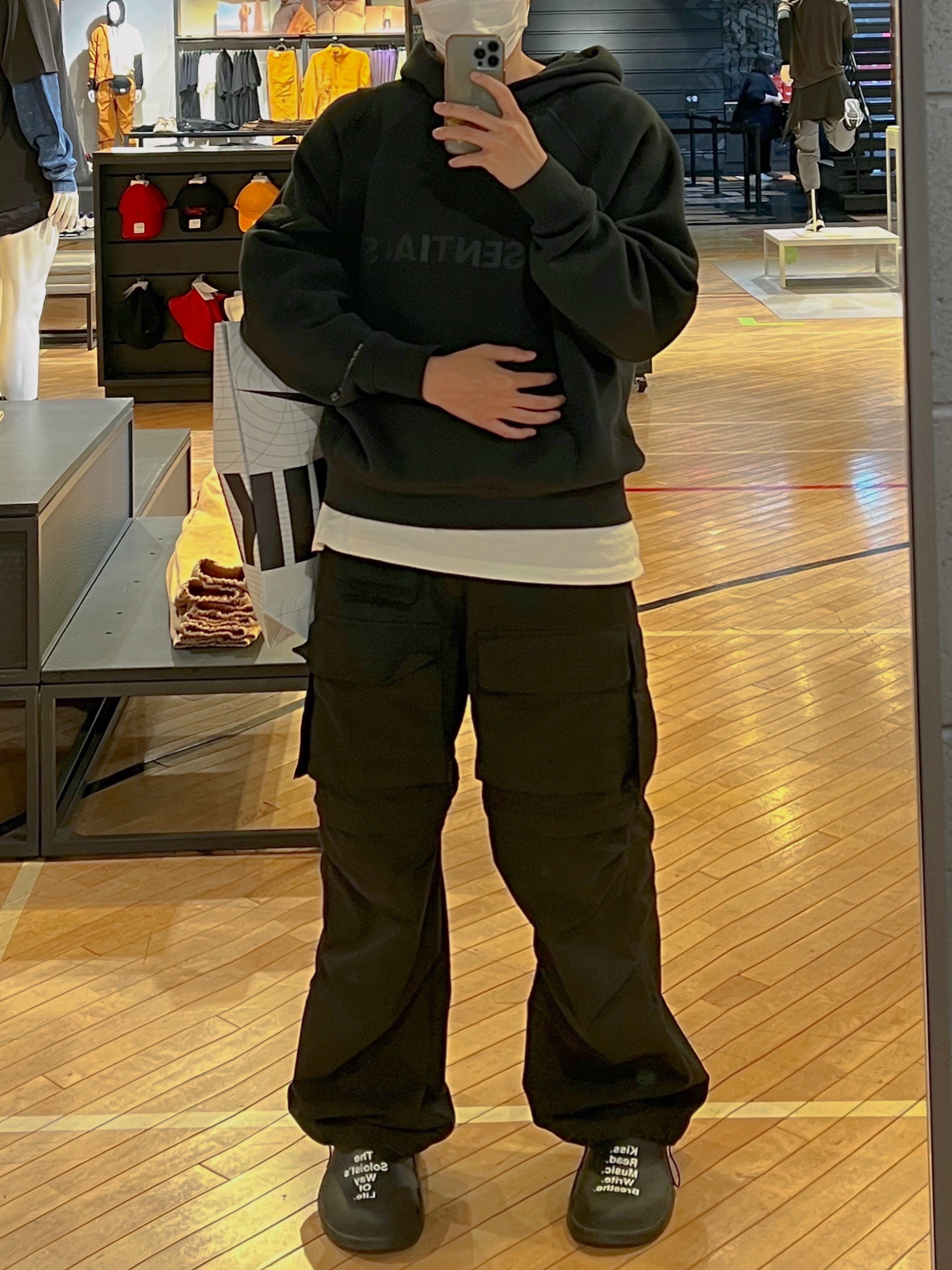 Oofos x Takahiromiyashita The Soloist The Soloist's Way Of Life Clog Black White, Essentials 3D Silicon Applique Pullover Hoodie Dark Slate/Black 2020 착용 스타일
