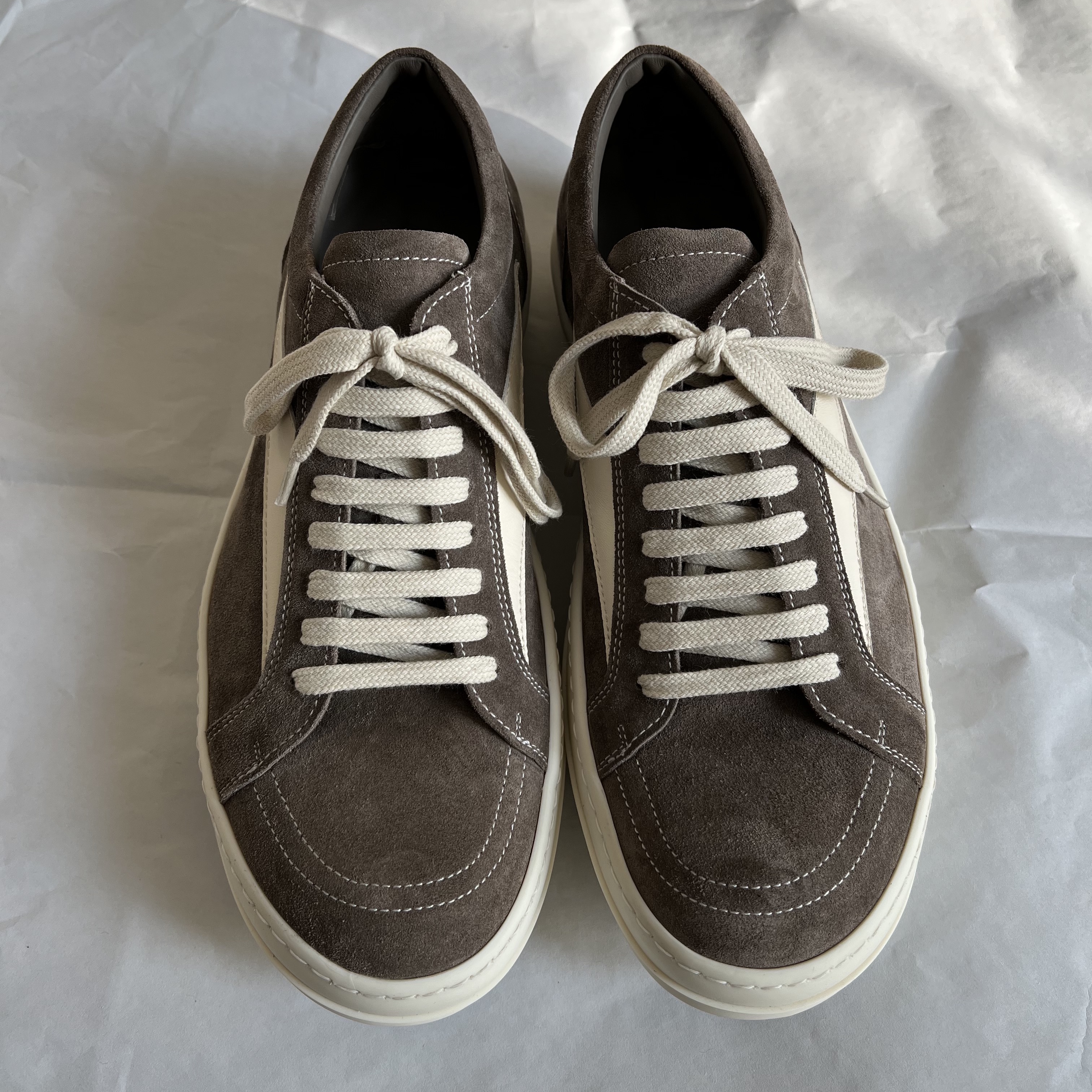 Rick Owens Suede Vintage Sneakers Dust, Rick Owens Vintage Sneakers Black 착용 스타일 - 2