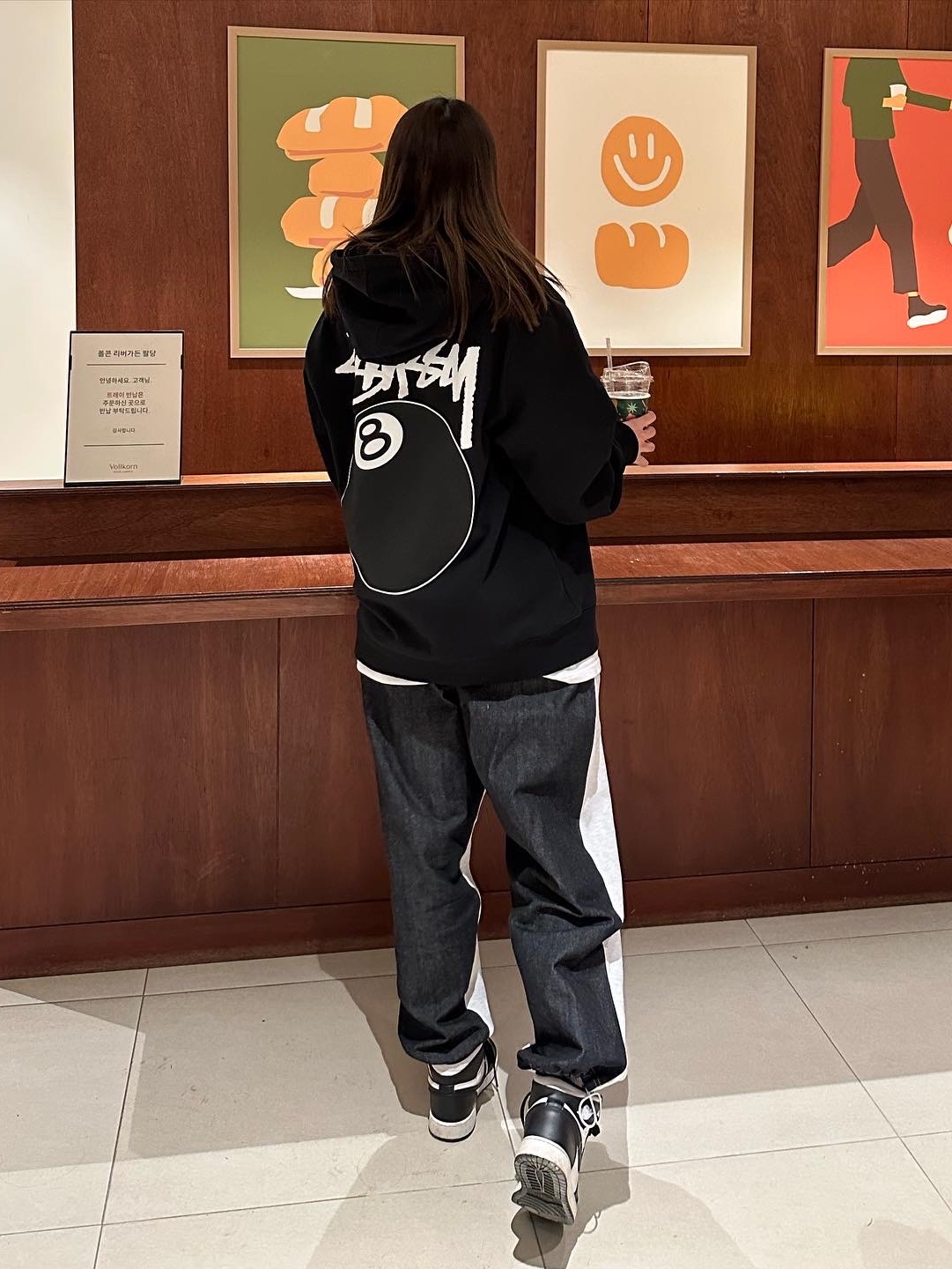 Stussy 8 Ball Hoodie Black - 21FW, Apple AirPods Max Lightning Silver (Korean Ver.) 착용 스타일 - 3