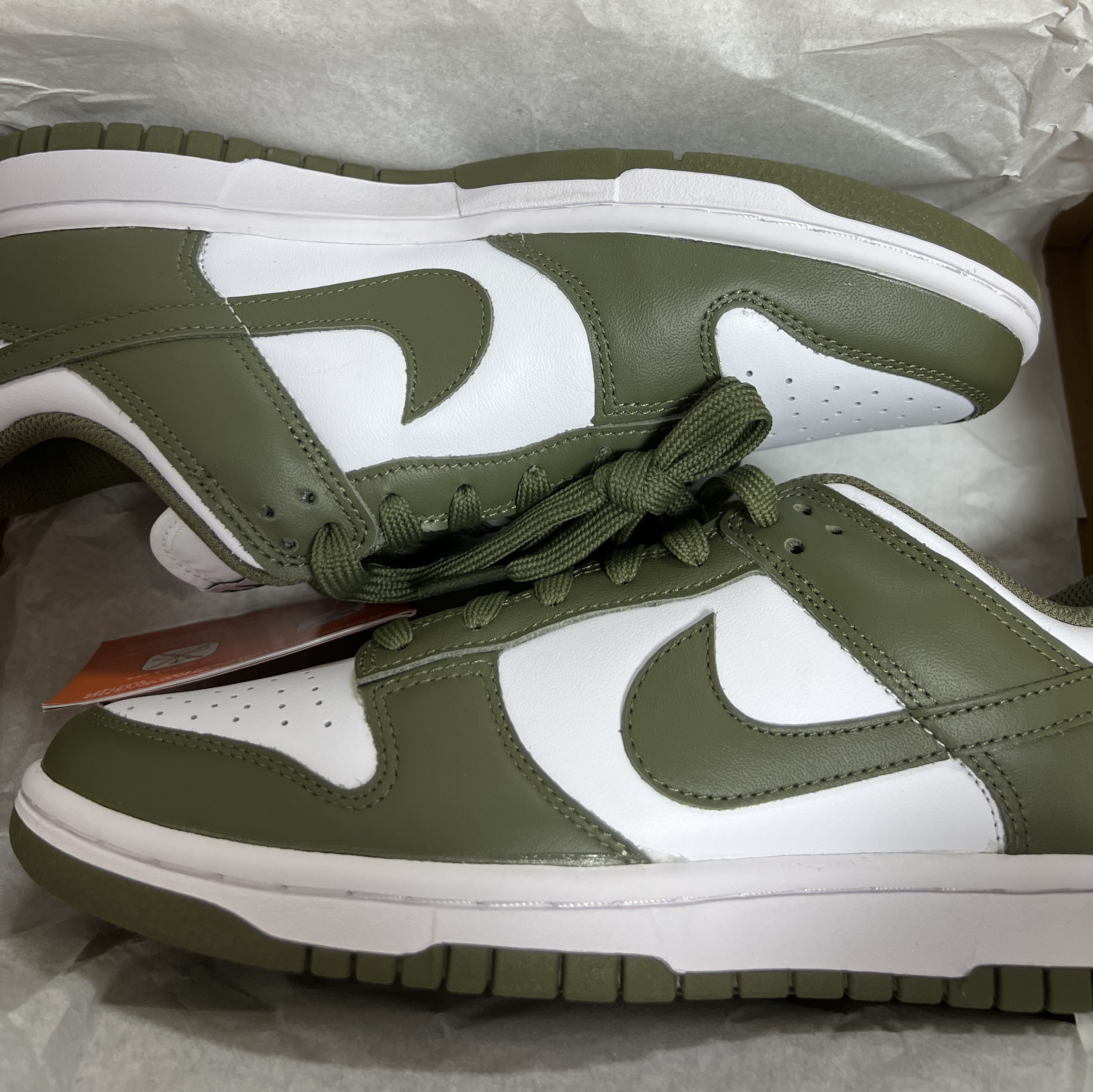 (W) Nike Dunk Low Medium Olive 착용 스타일