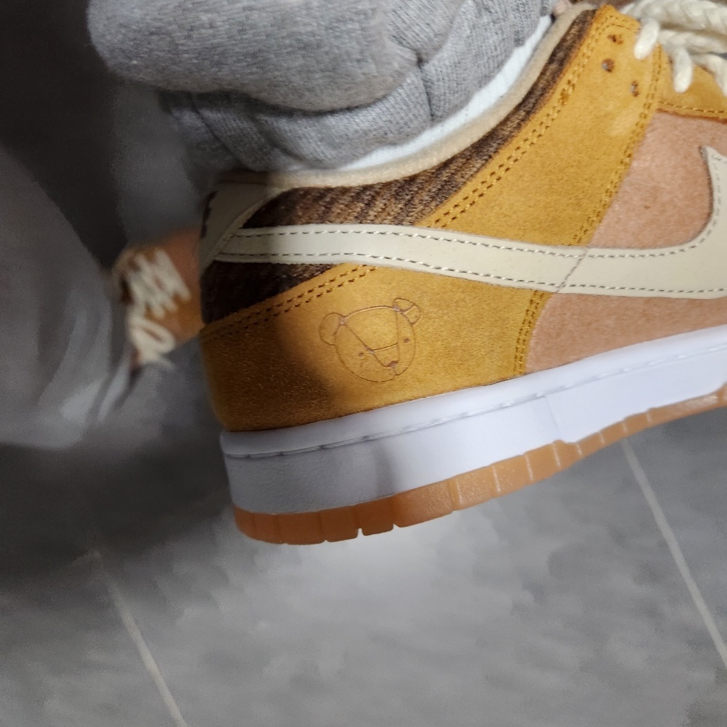 Nike Dunk Low SE Praline Desert Ochre 착용 스타일 - 2