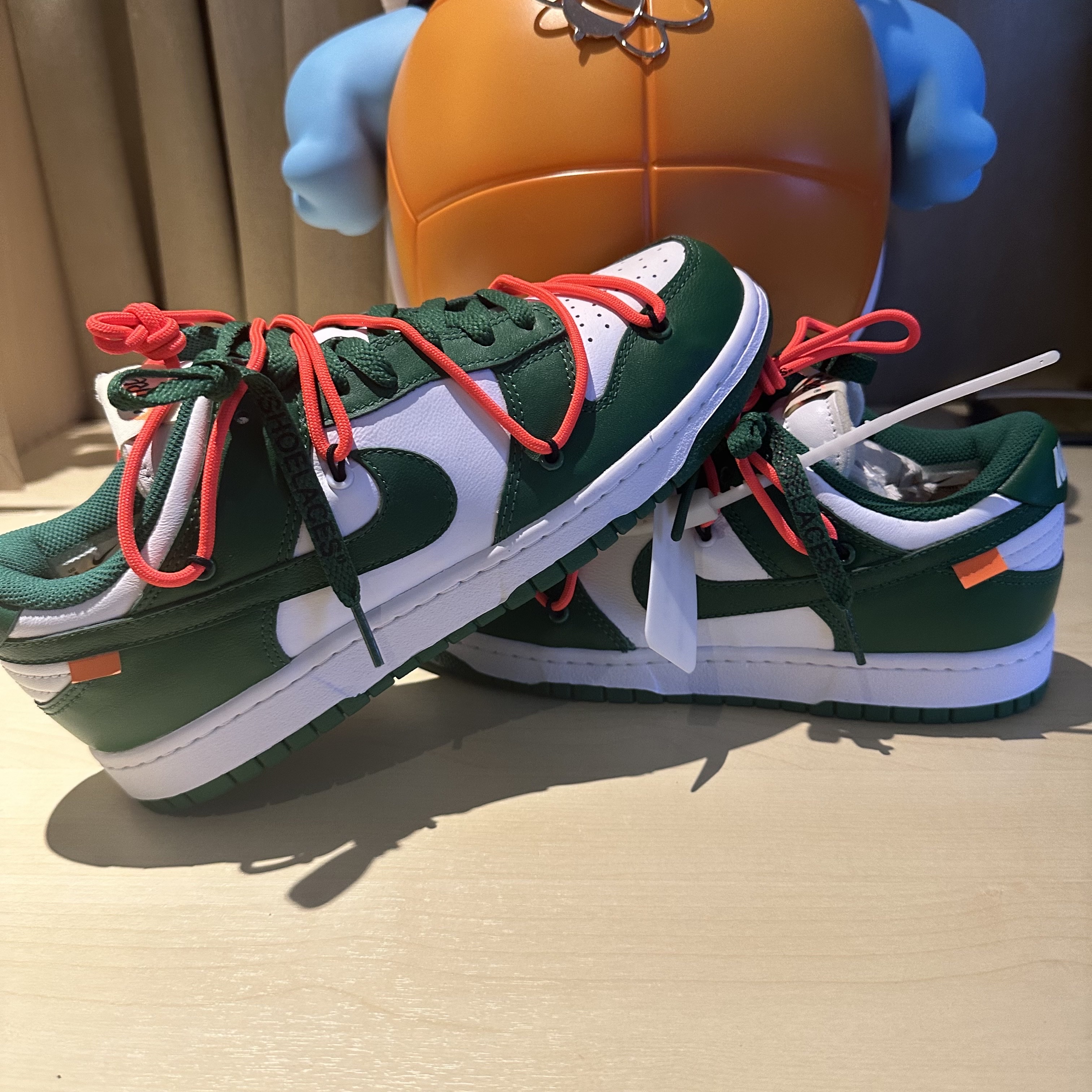 Nike x Off-White Dunk Low Pine Green 착용 스타일 - 1