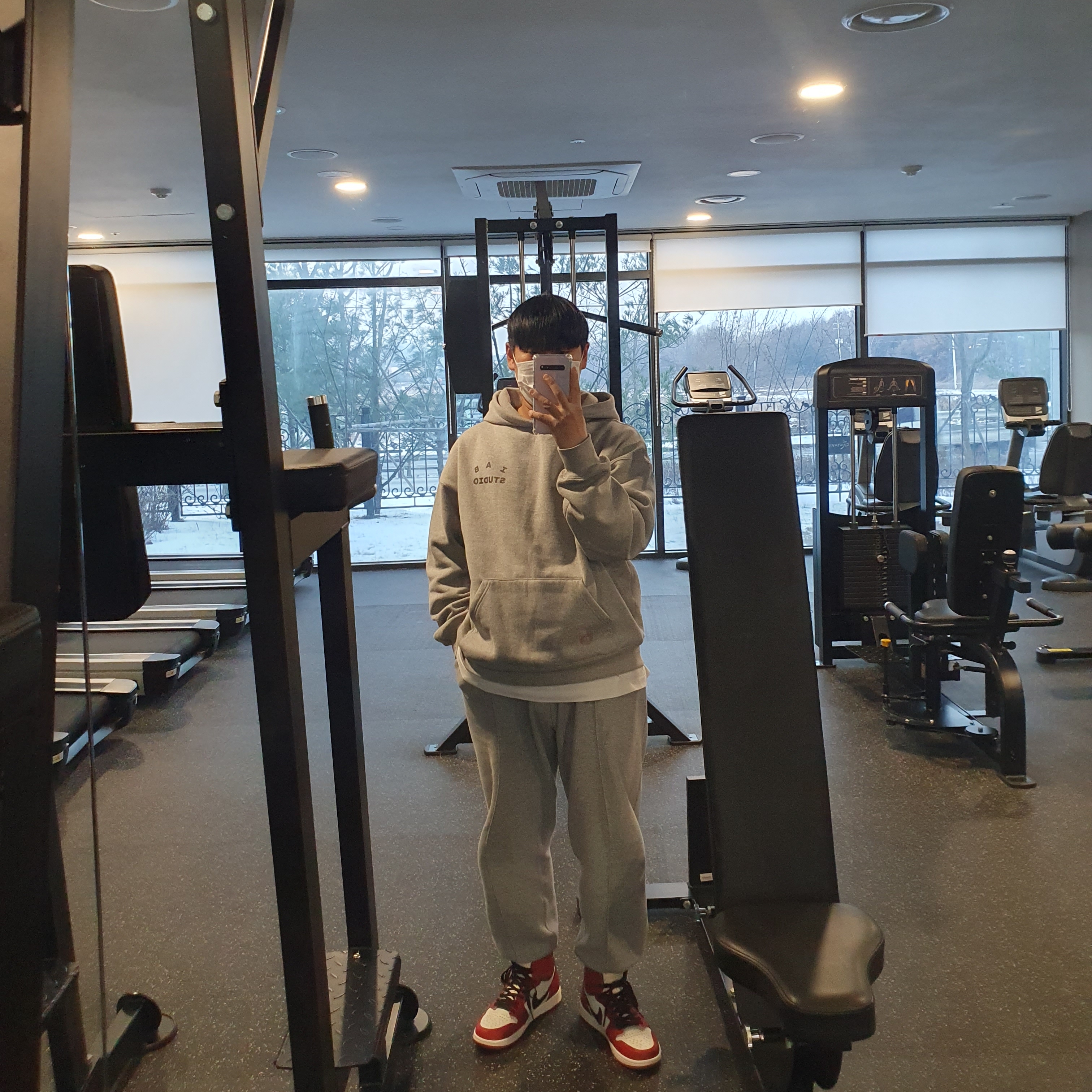 Jordan 1 Retro High OG Chicago 2022, IAB Studio x Hyundai Mobis Hoodie 착용 스타일