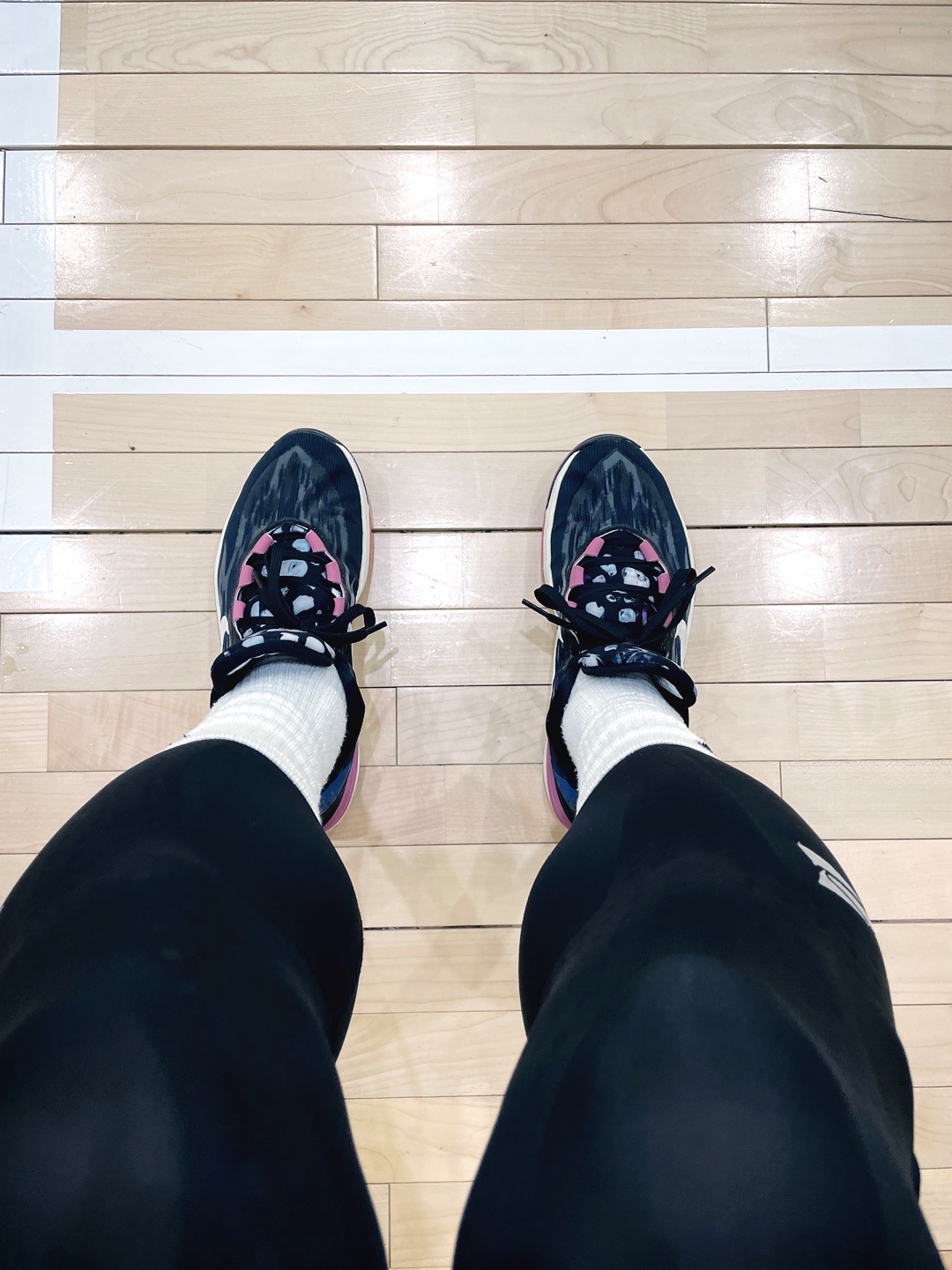 Nike Air Zoom GT Cut 2 Black Desert Berry 착용 스타일