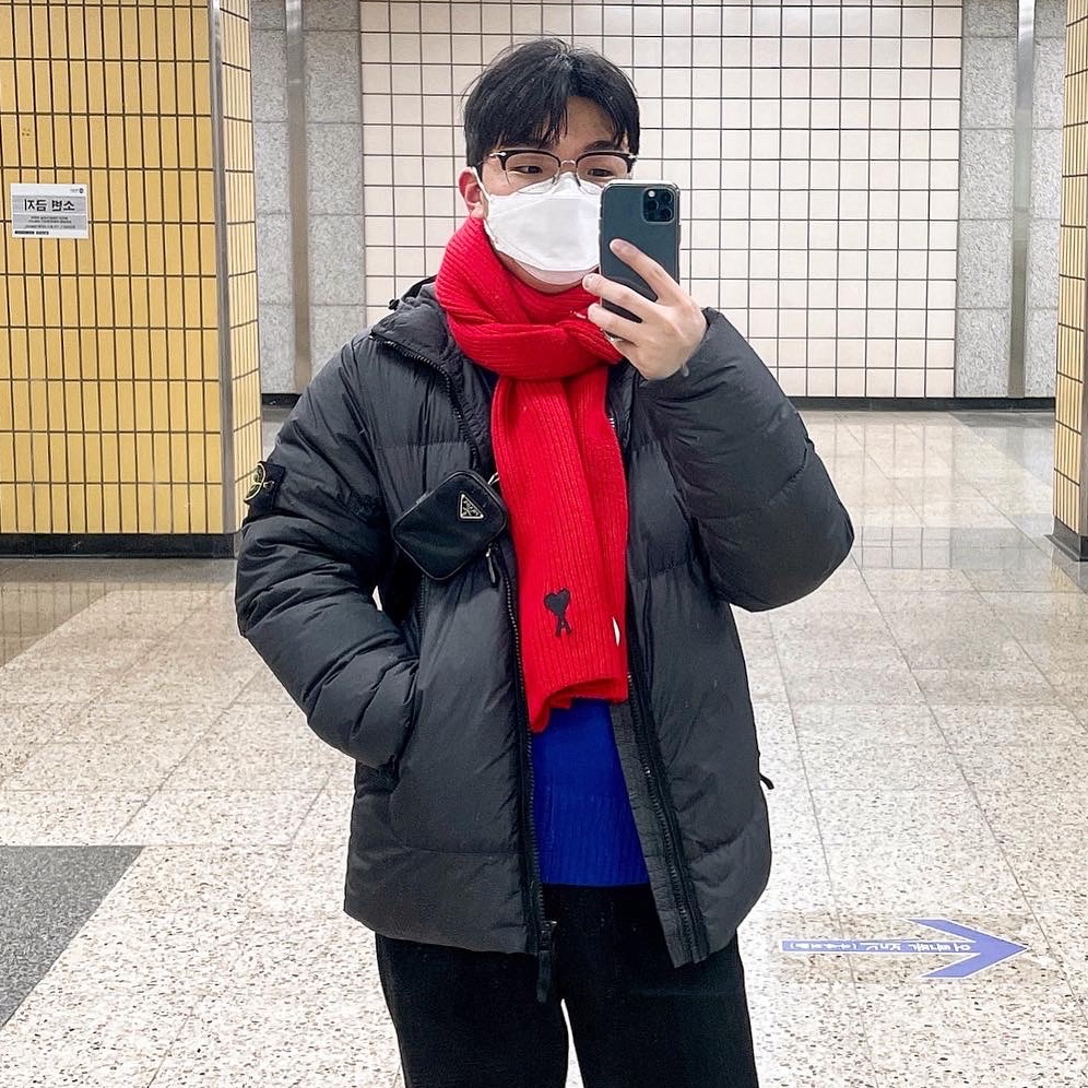 Stone Island 44508 Nylon Metal Down-TC Jacket Light Grey - 21FW, Dior Oblique Scarf Navy Cashmere Blue 착용 스타일 - 3