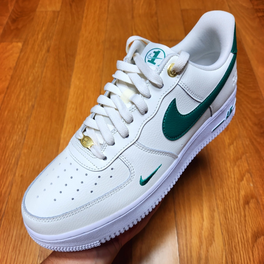 Nike Air Force 1 '07 LV8 40th Anniversary Join Forces Sail Malachite 착용 스타일 - 1