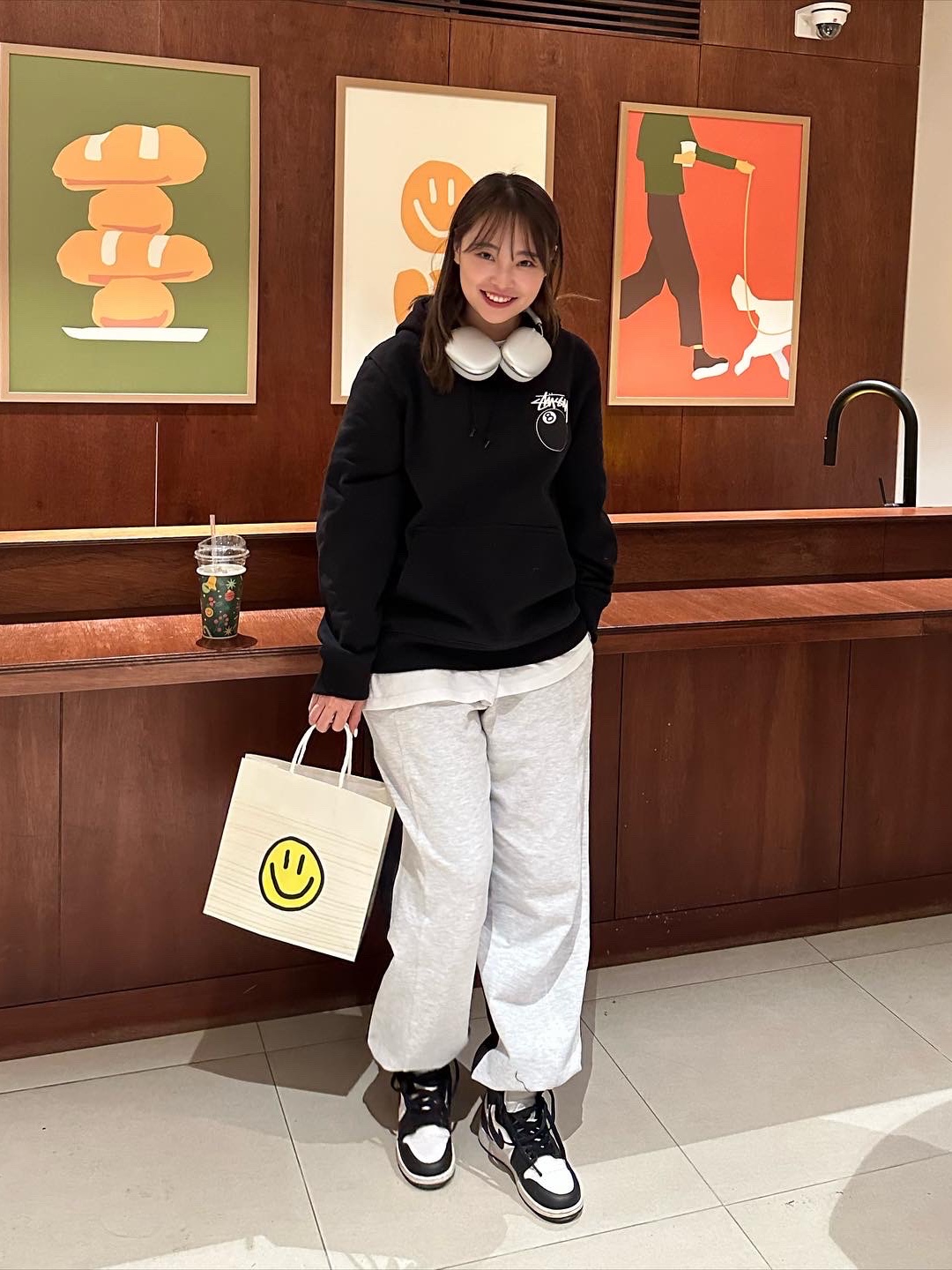 Stussy 8 Ball Hoodie Black - 21FW, Apple AirPods Max Lightning Silver (Korean Ver.) 착용 스타일 - 2