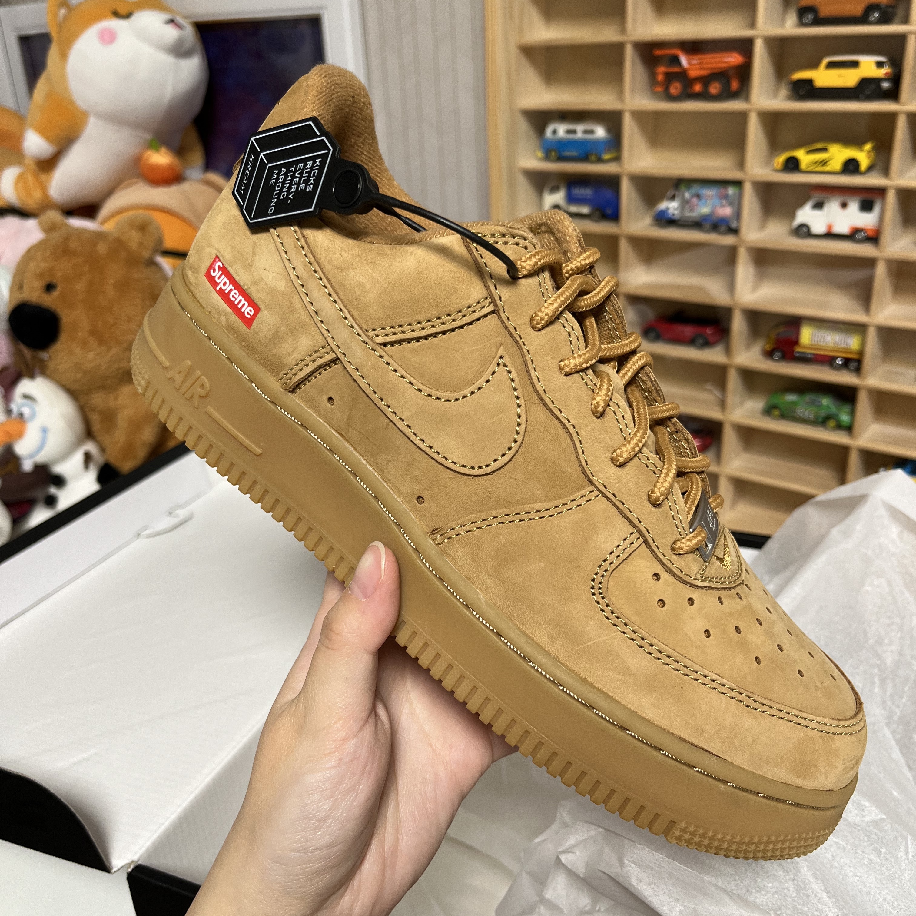 Nike x Supreme Air Force 1 Low Flax 착용 스타일 - 1