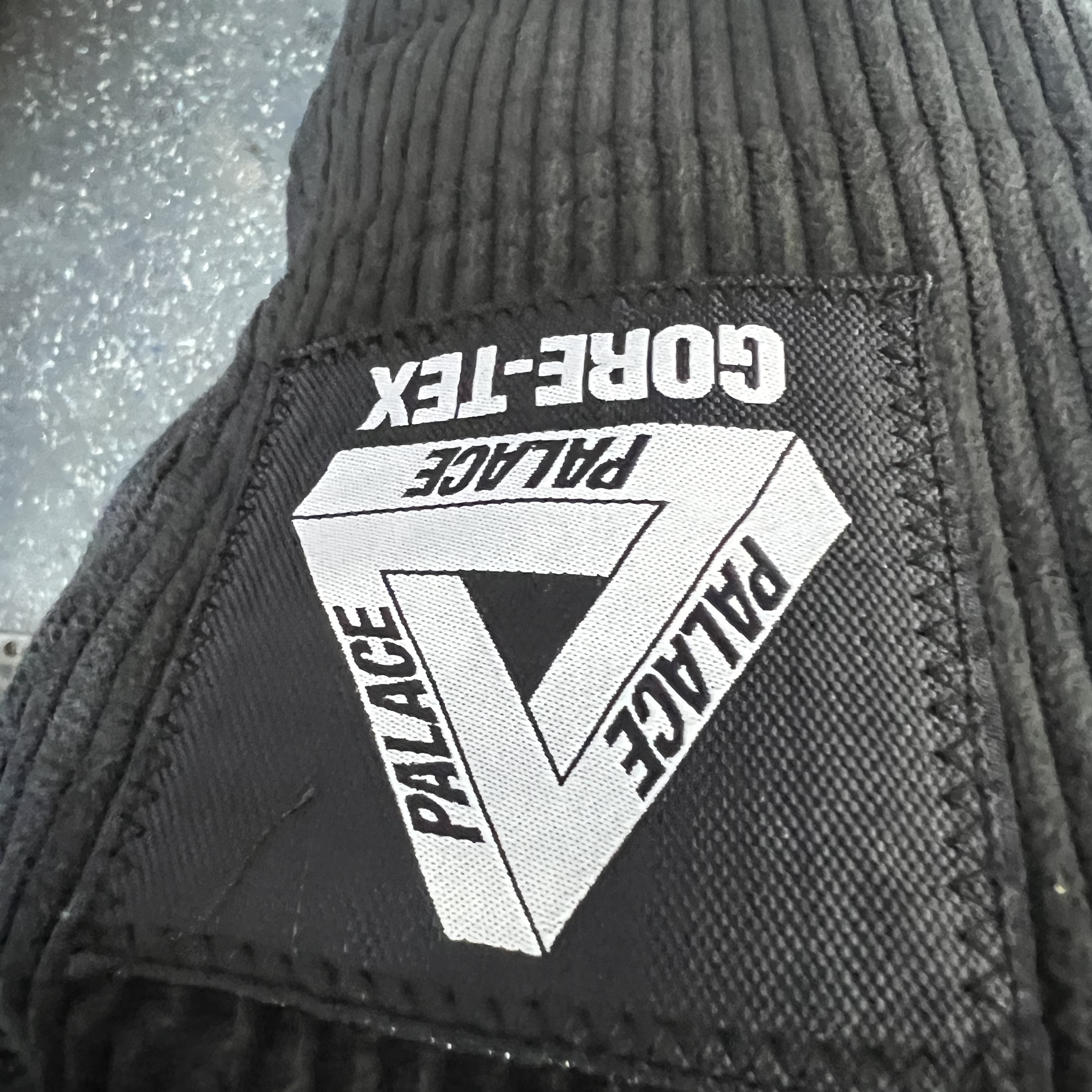 Jordan 1 Retro High Not for Resale Varsity Red, Palace Gore-Tex Corduroy Jacket Black - 21FW 착용 스타일 - 2