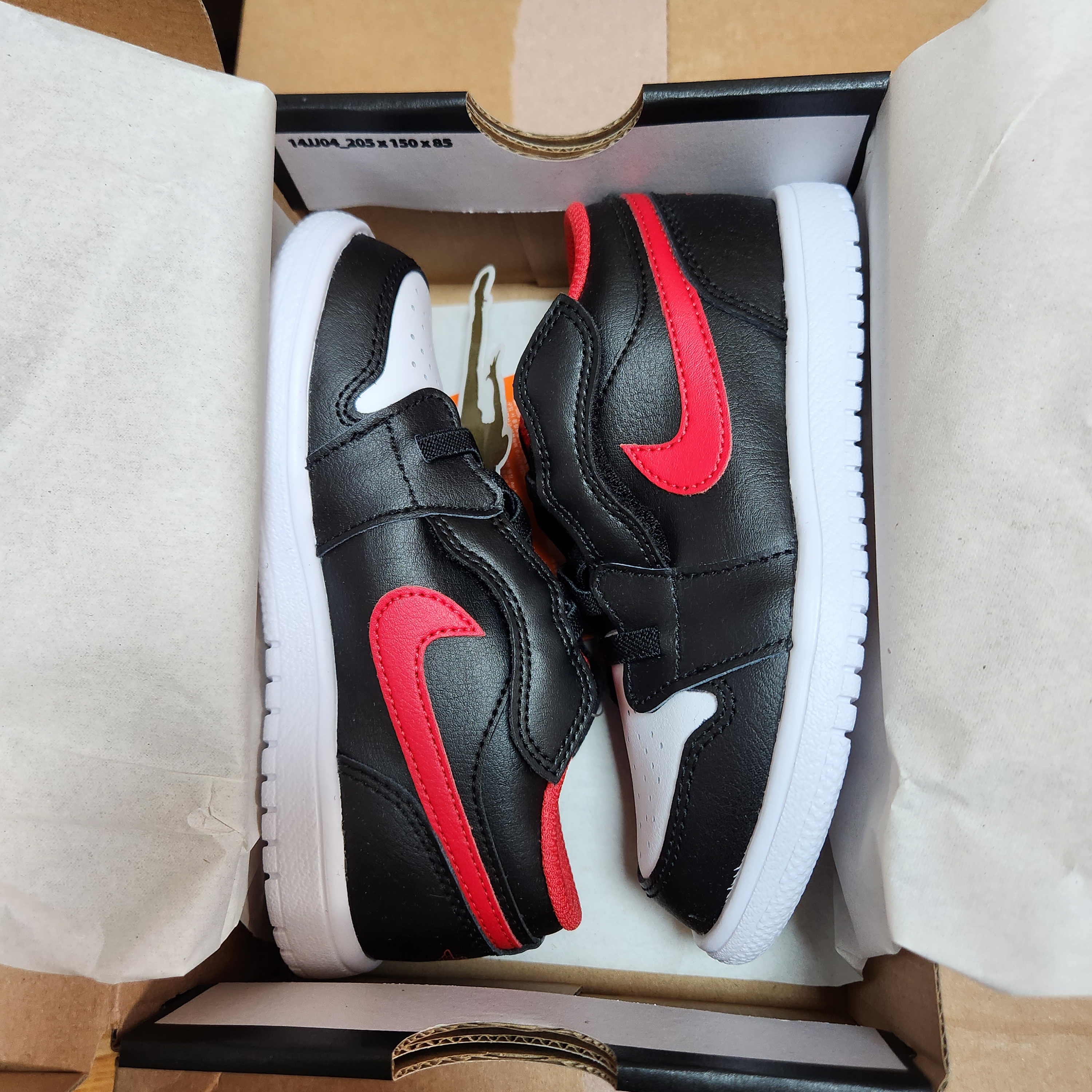 (TD) Jordan 1 Low Alt Black Fire Red 착용 스타일 - 1