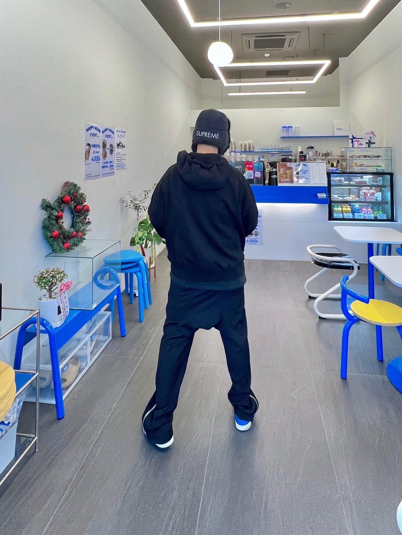 Jordan 1 x Travis Scott x Fragment Retro Low OG SP Military Blue, Supreme Script Logos Trooper Black - 20FW 착용 스타일 - 2