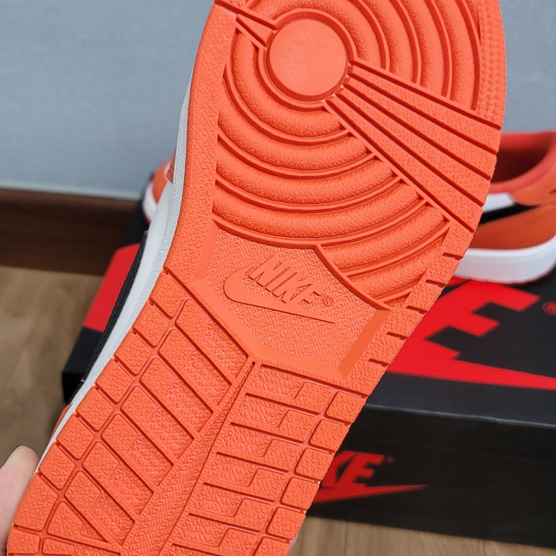 Jordan 1 Low OG Starfish 착용 스타일 - 3
