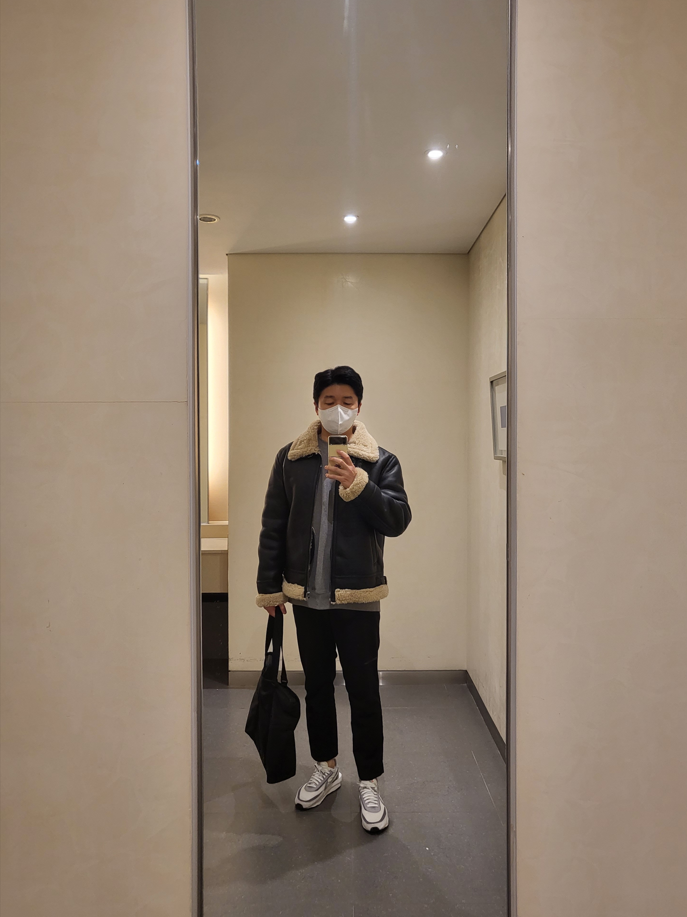 Nike x Sacai LDWaffle Summit White 착용 스타일
