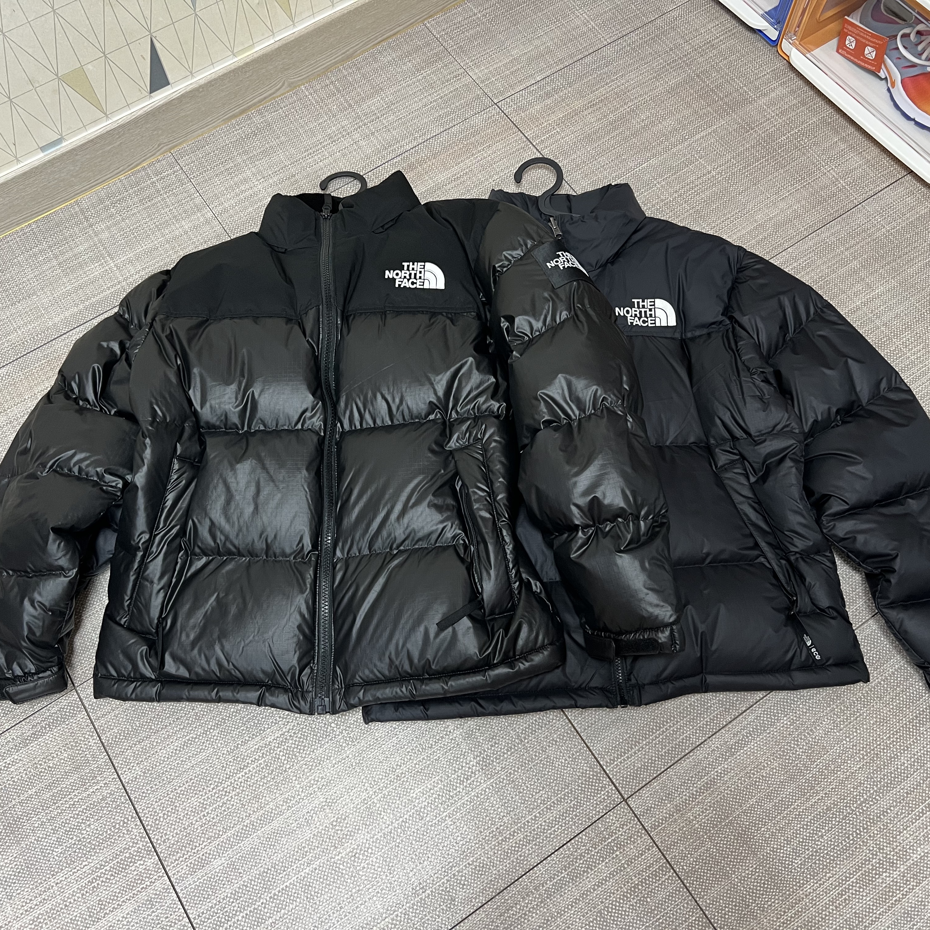 The North Face 1996 Eco Nuptse Jacket Black 착용 스타일