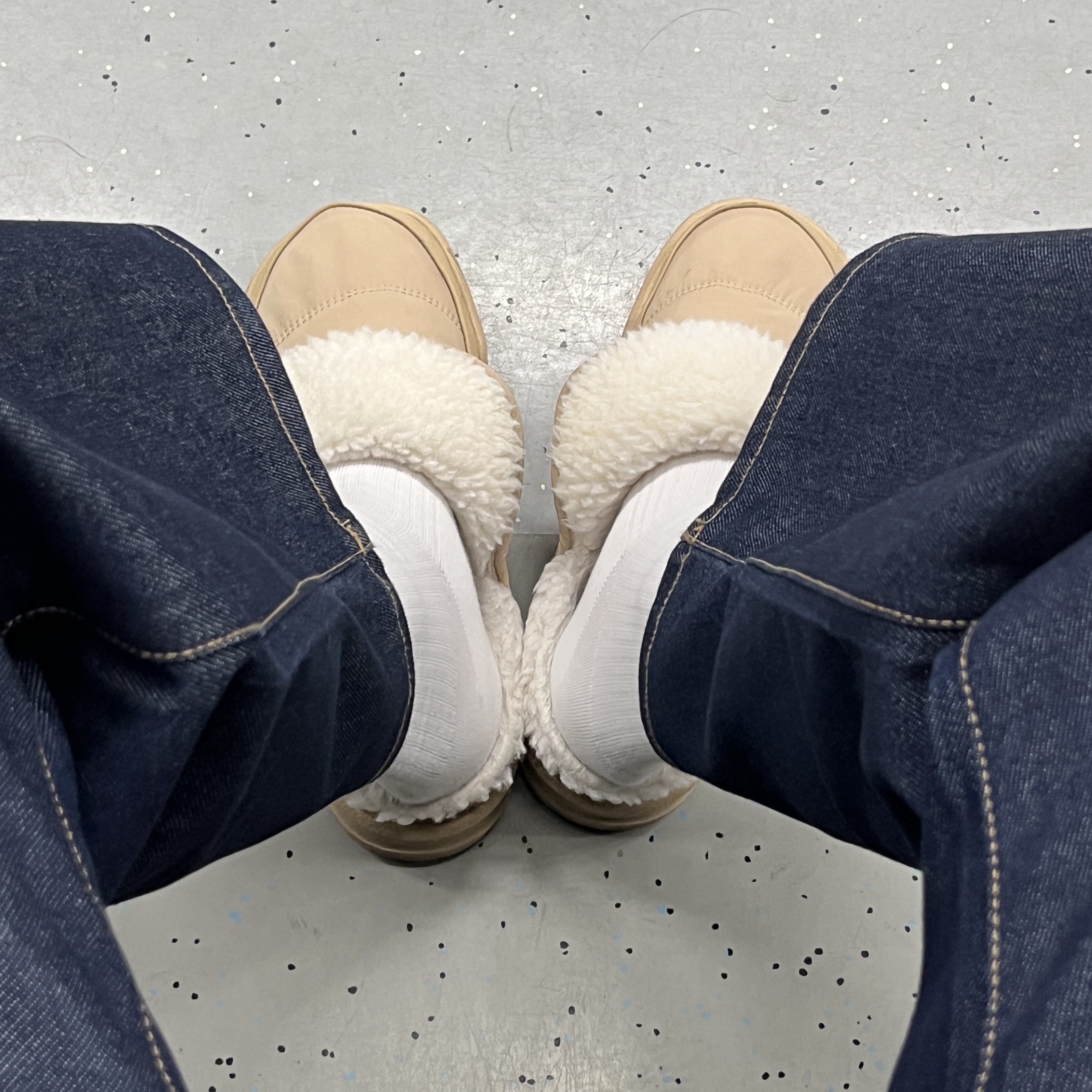 New Balance Puflee Beige 착용 스타일