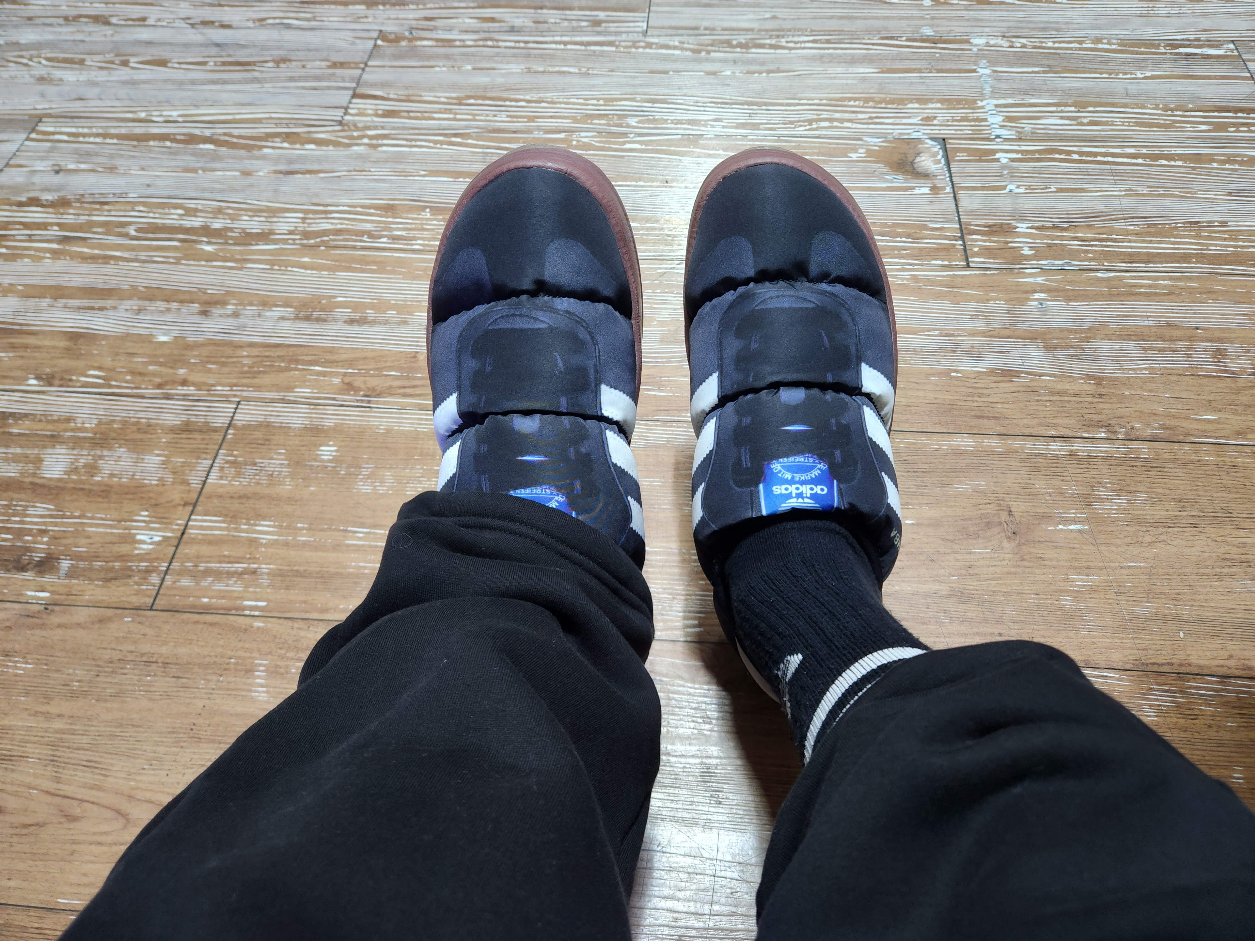 Adidas Puffylette Samba Core Black 착용 스타일 - 1