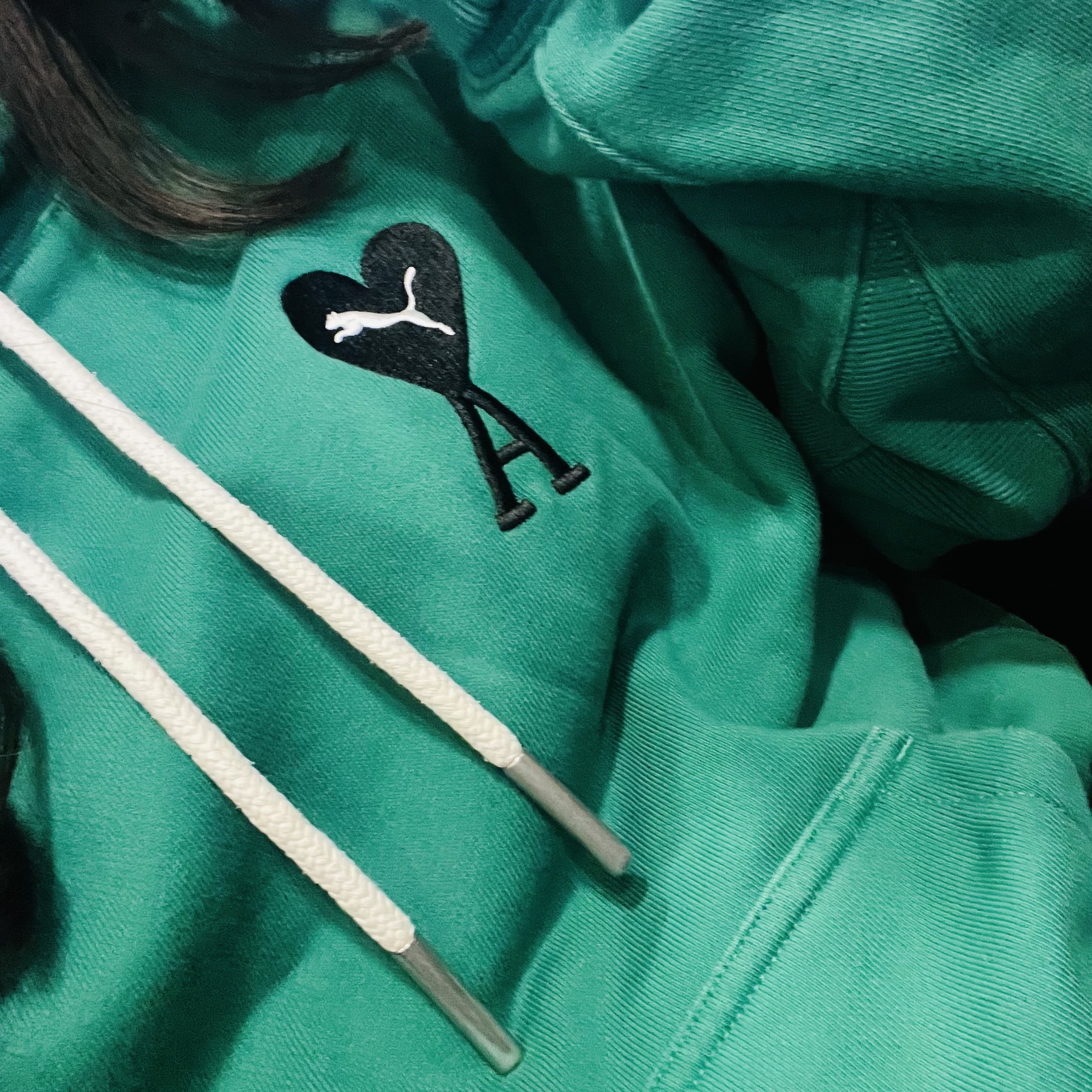 Puma x AMI Hoodie Verdant Green 착용 스타일