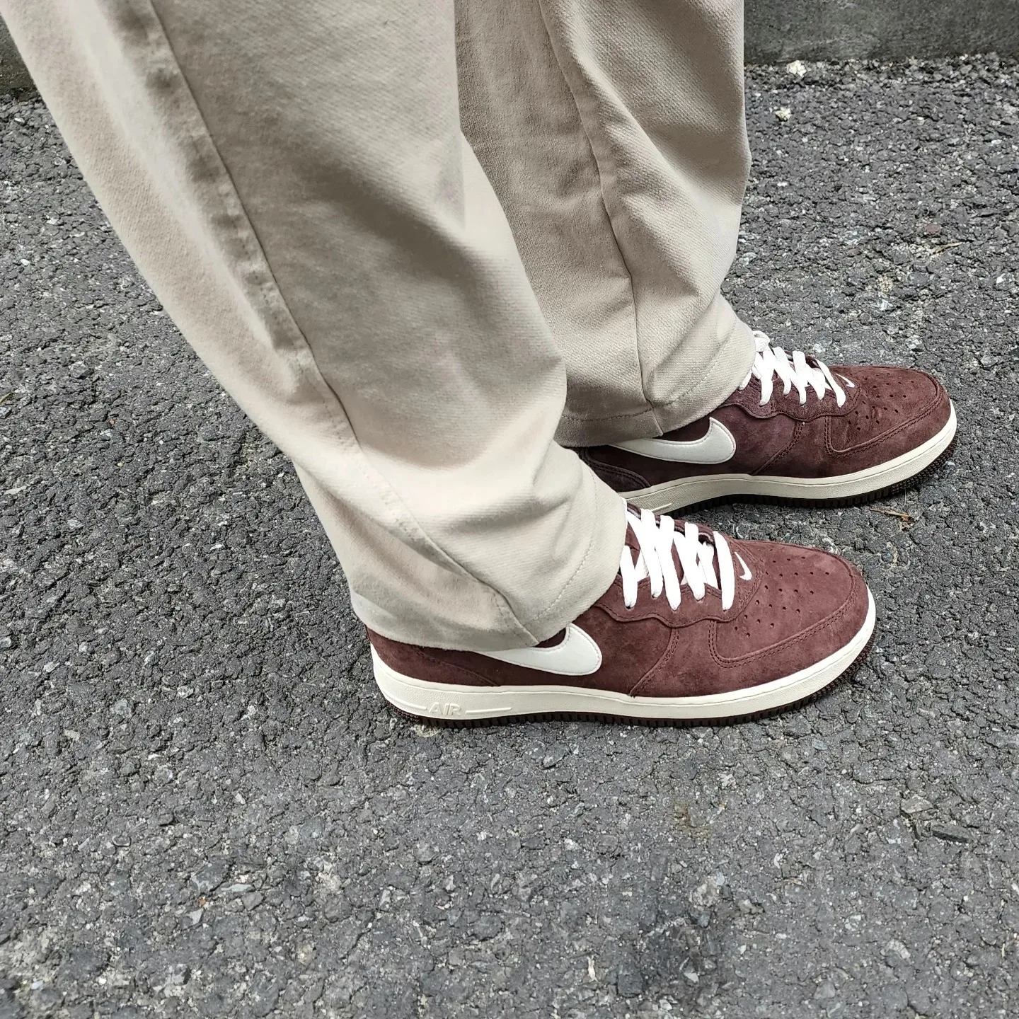Nike Air Force 1 Mid '07 QS Chocolate 착용 스타일 - 2