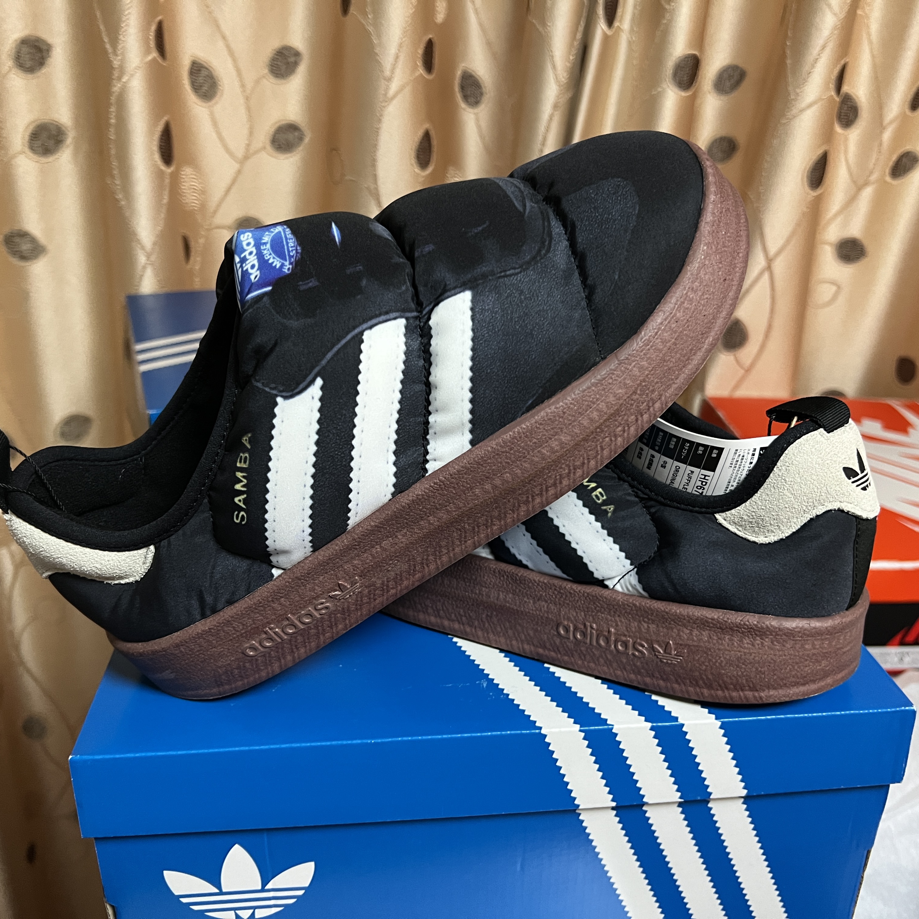 Adidas Puffylette Samba Core Black 착용 스타일