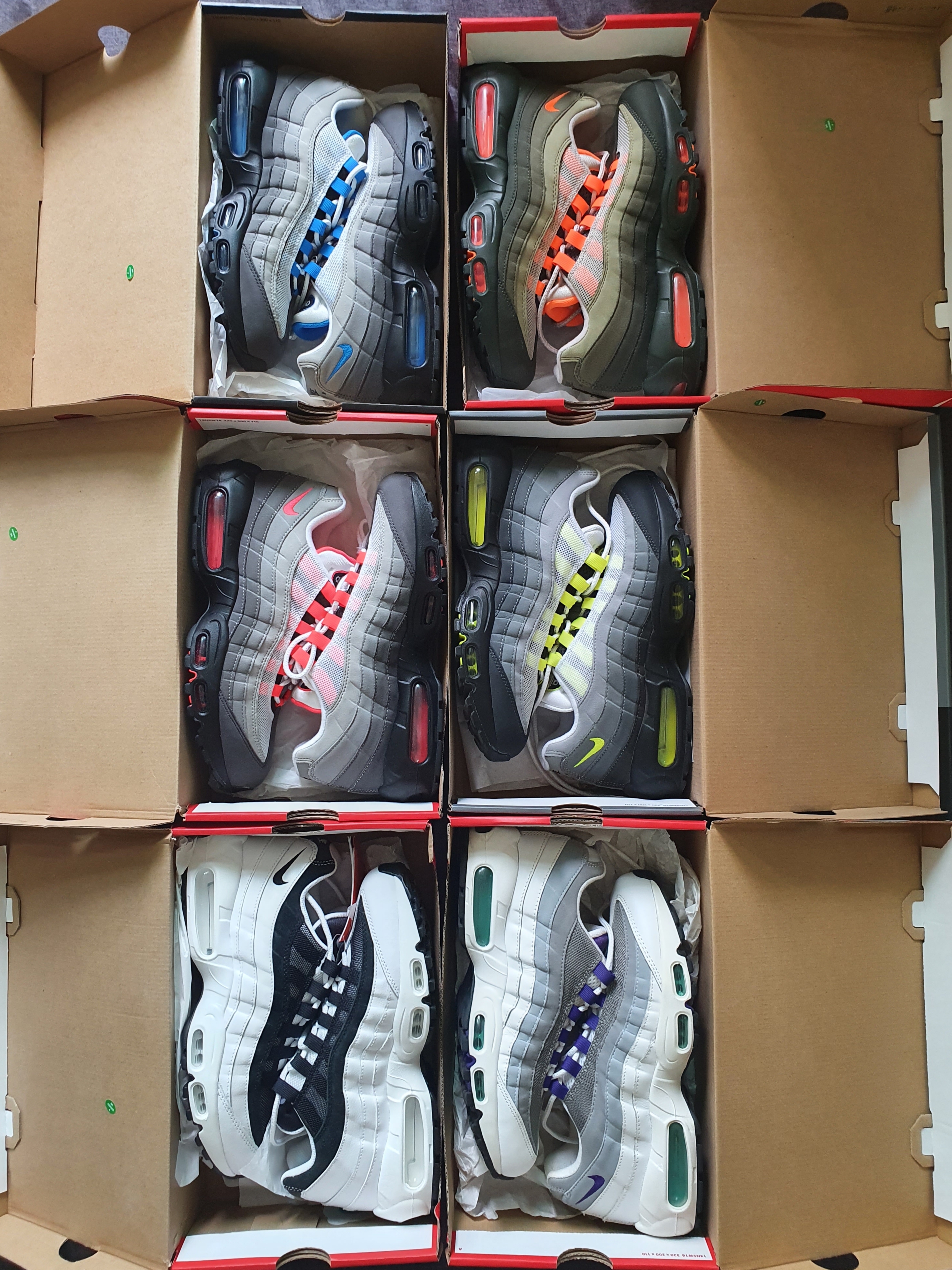 Nike Air Max 95 OG Solar Red 2018, Nike Air Max 95 OG Neutral Olive Total Orange 착용 스타일