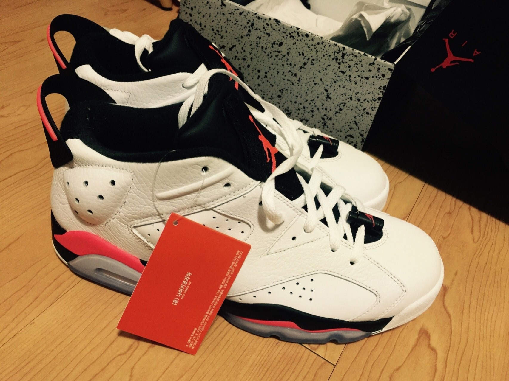 Jordan 6 Retro Low Infrared White 착용 스타일