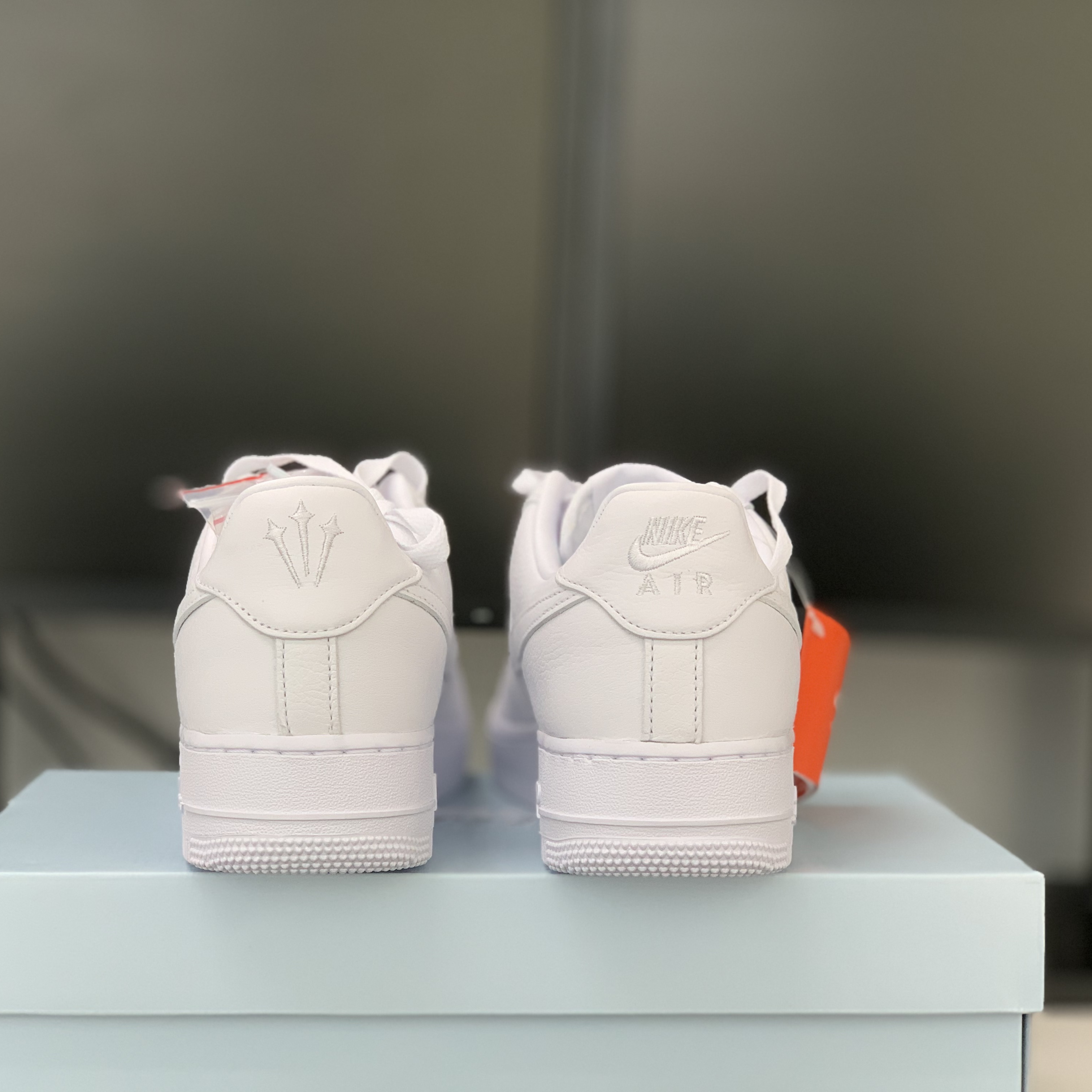 Nike x Drake Nocta Air Force 1 Low SP Certified Lover Boy White 착용 스타일 - 3