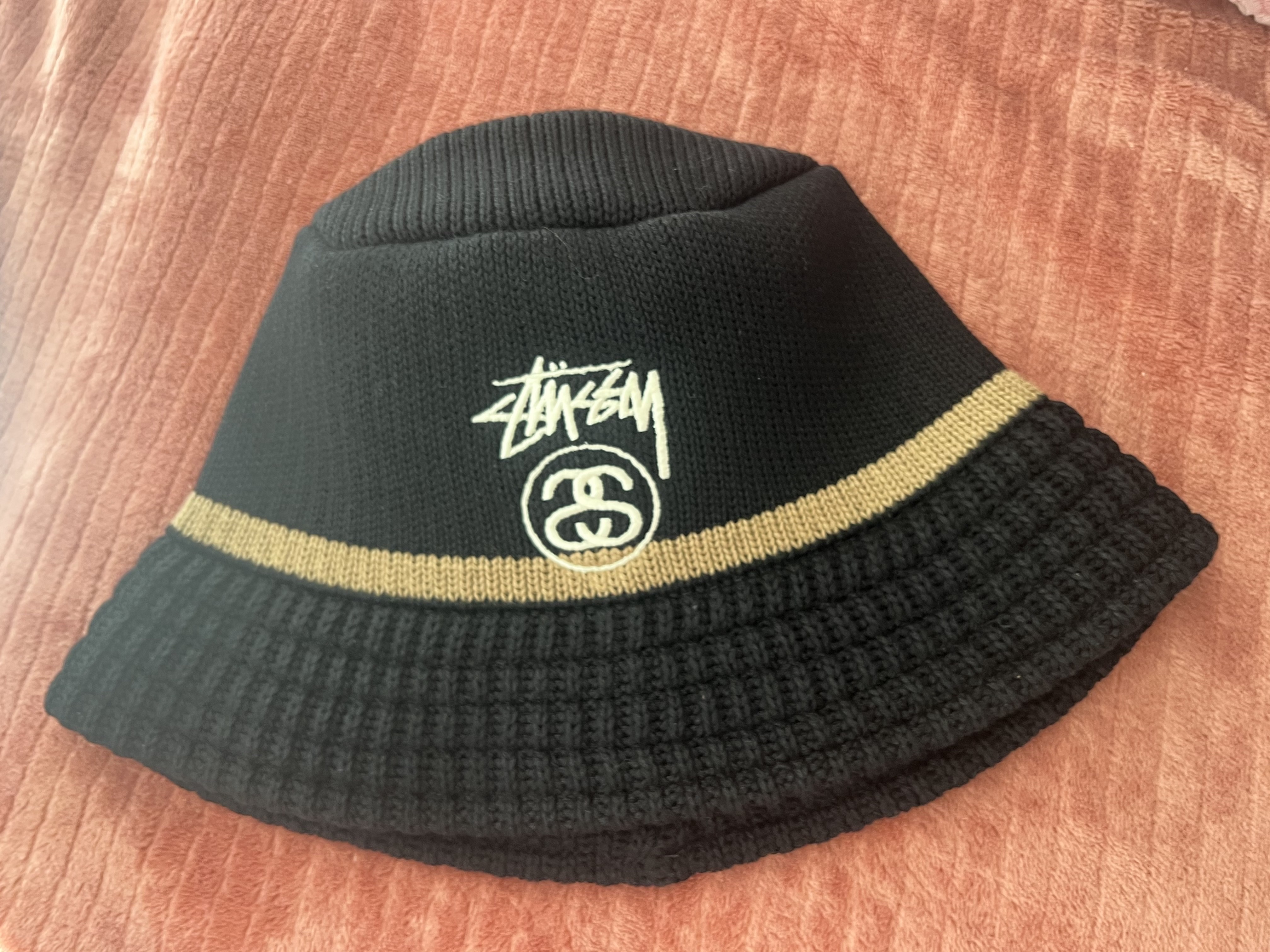 Stussy SS Link Knit Bucket Hat Black 착용 스타일