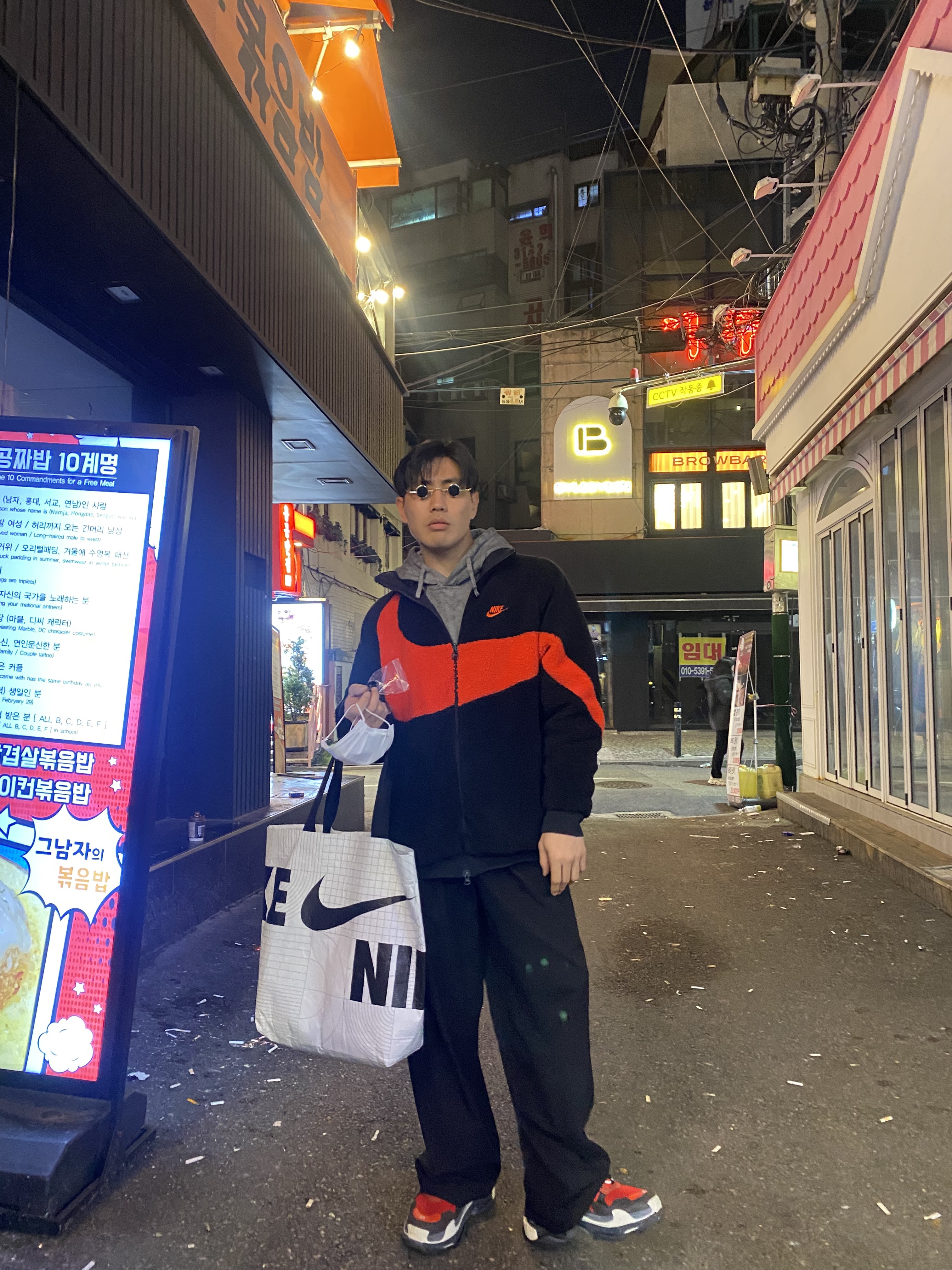 Balenciaga Triple S Red Black 2018, Nike Big Swoosh Full Zip Jacket Black Chili Red 착용 스타일 - 5
