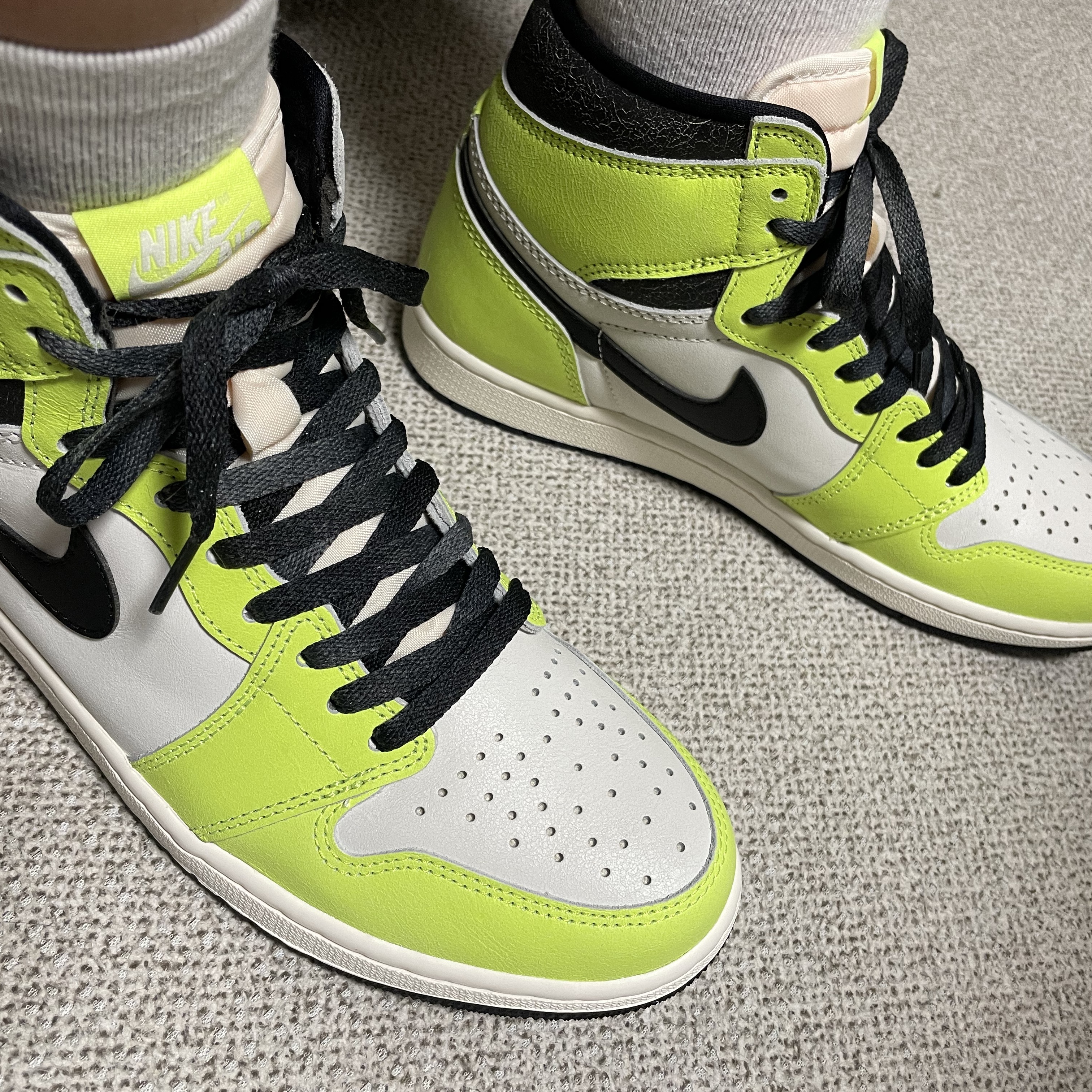 Jordan 1 Retro High OG Volt 착용 스타일
