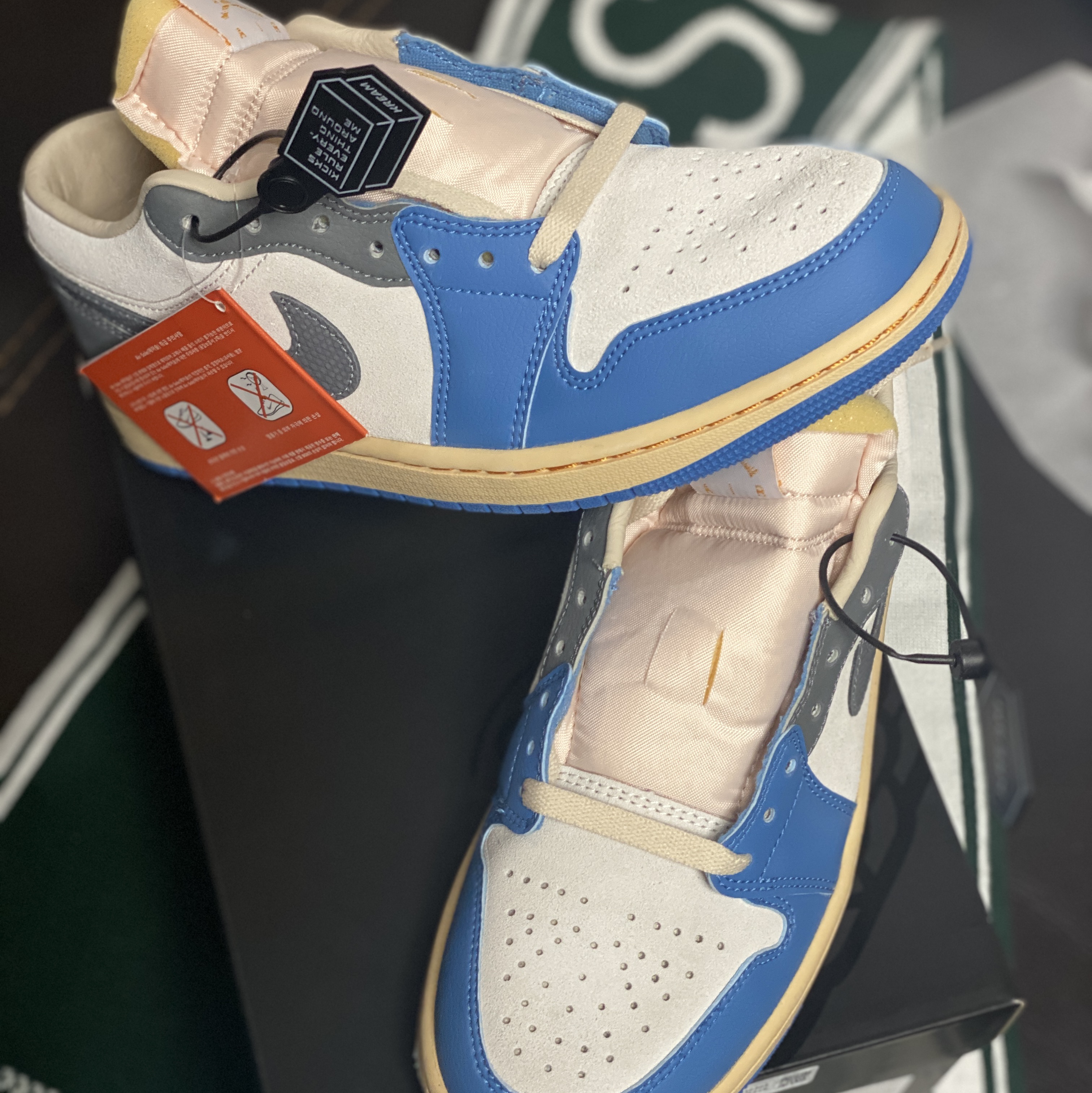 Jordan 1 Low SE Tokyo 96 착용 스타일 - 1