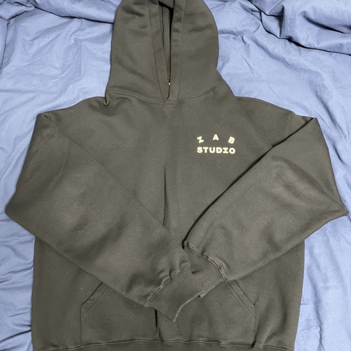 IAB Studio Hoodie Navy - 21SS 착용 스타일