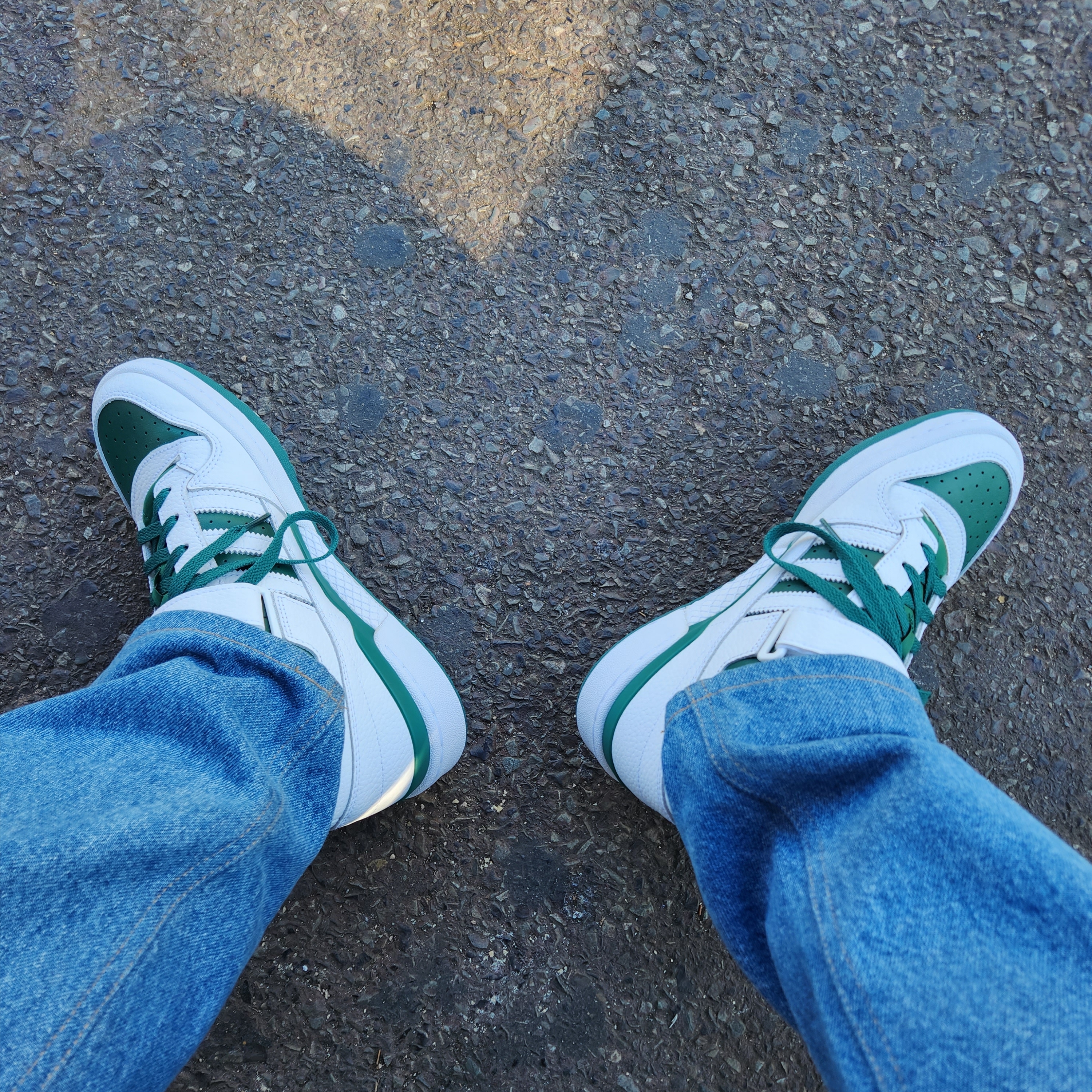 Adidas Forum Low White Collegiate Green 착용 스타일